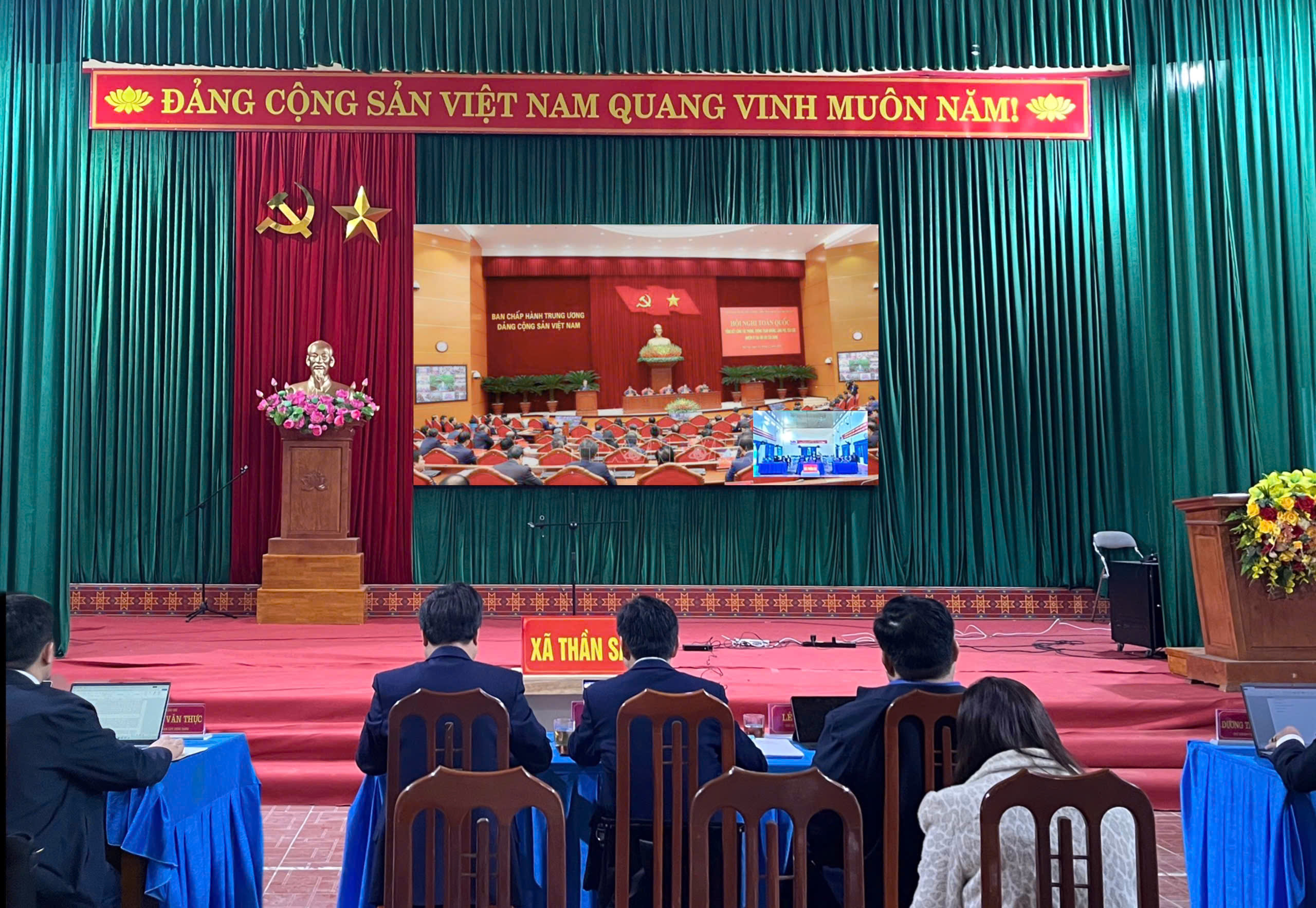 Anh-tin-bai