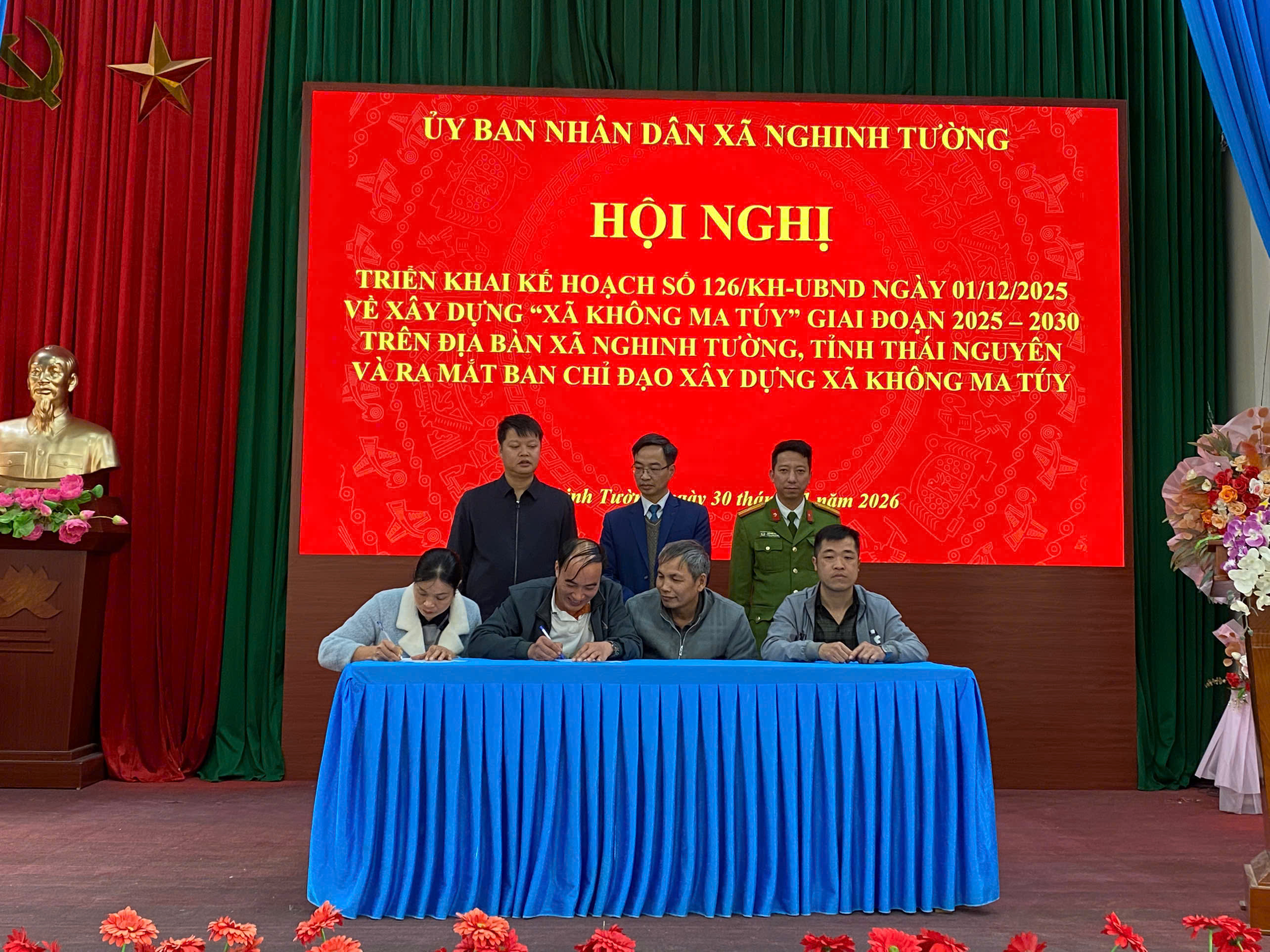Anh-tin-bai