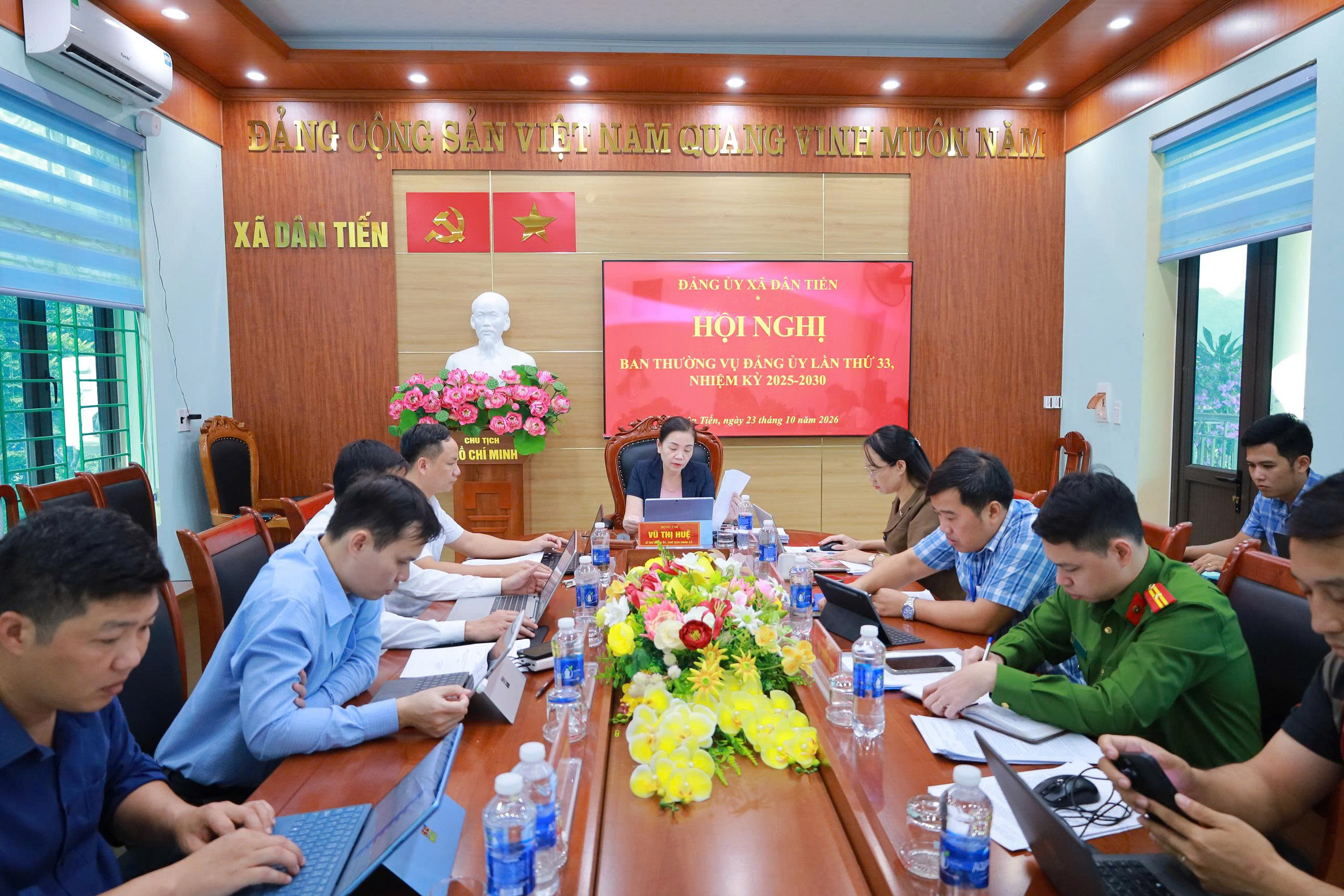 BAN THƯỜNG VỤ ĐẢNG ỦY XÃ TỔ CHỨC HỘI NGHỊ THƯỜNG KỲ, XEM XÉT NHIỀU NỘI DUNG QUAN TRỌNG
