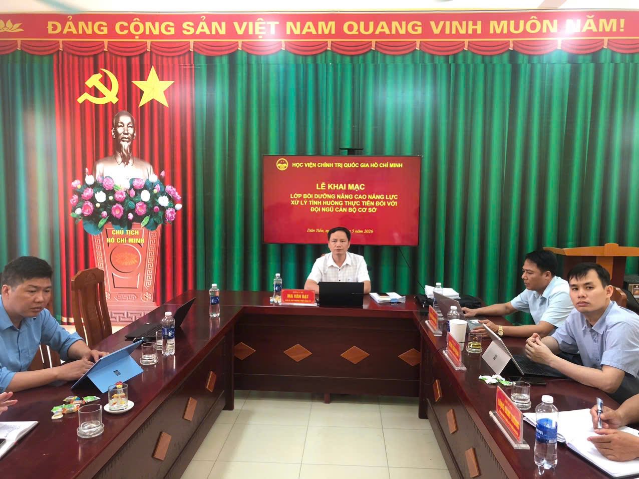 XÃ DÂN TIẾN THAM DỰ LỚP BỒI DƯỠNG NÂNG CAO NĂNG LỰC, SỬ LÝ TÌNH HUỐNG THỰC TIỄN ĐỐI VỚI CÁN BỘ CƠ SỞ