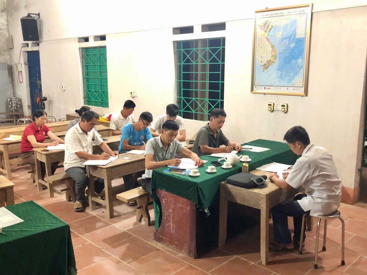 Anh-tin-bai
