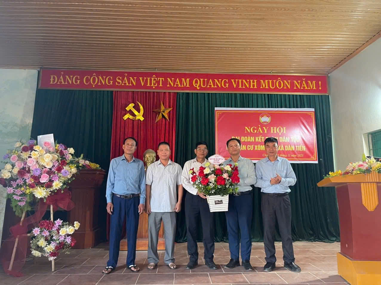 Anh-tin-bai