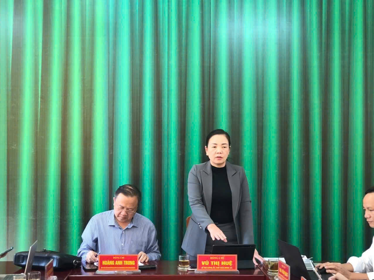 Anh-tin-bai