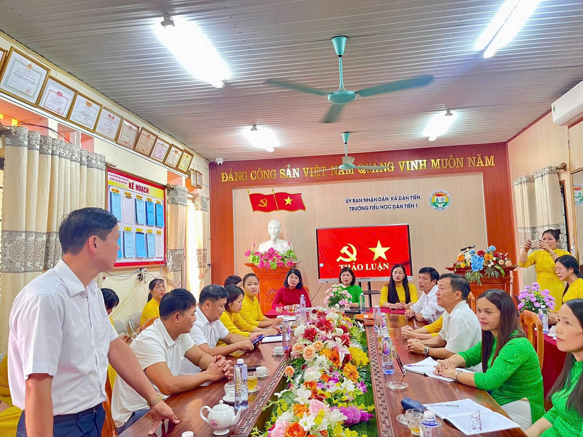 Anh-tin-bai