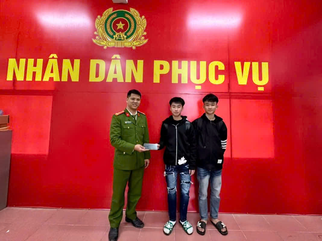 Anh-tin-bai