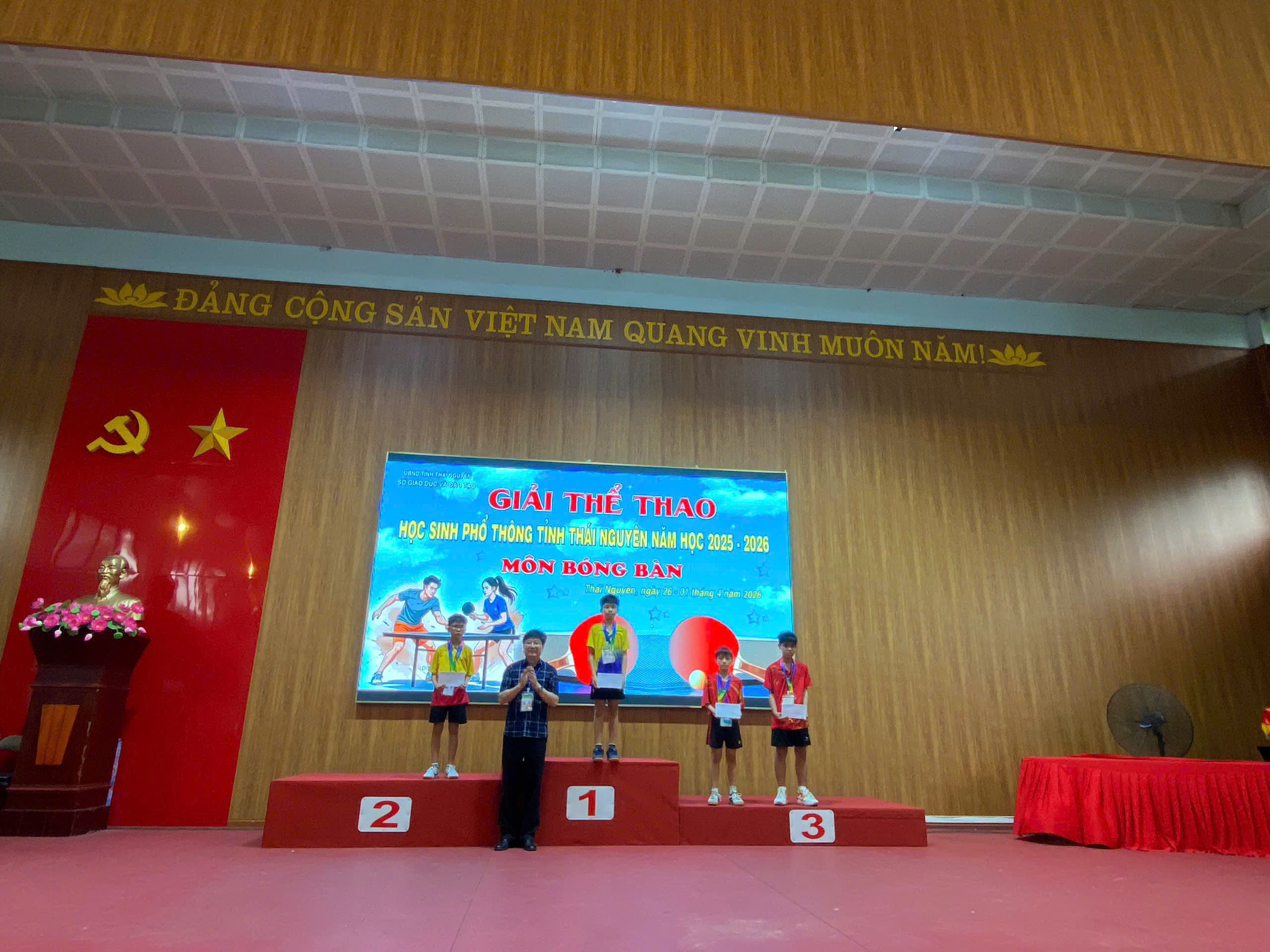 Anh-tin-bai