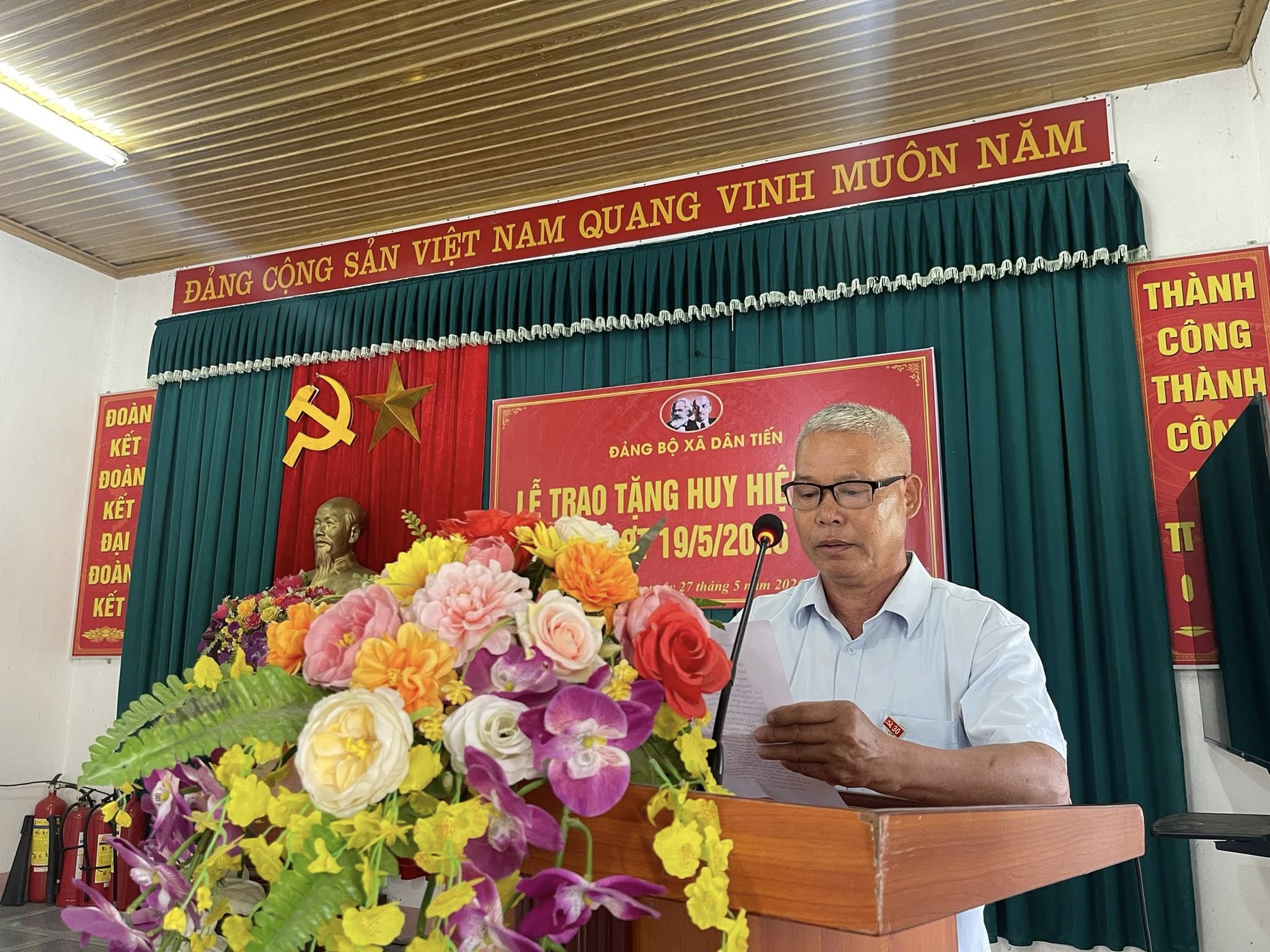 Anh-tin-bai