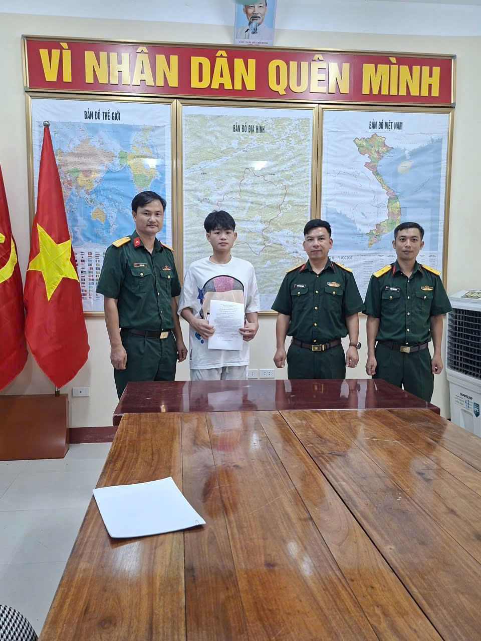 Anh-tin-bai