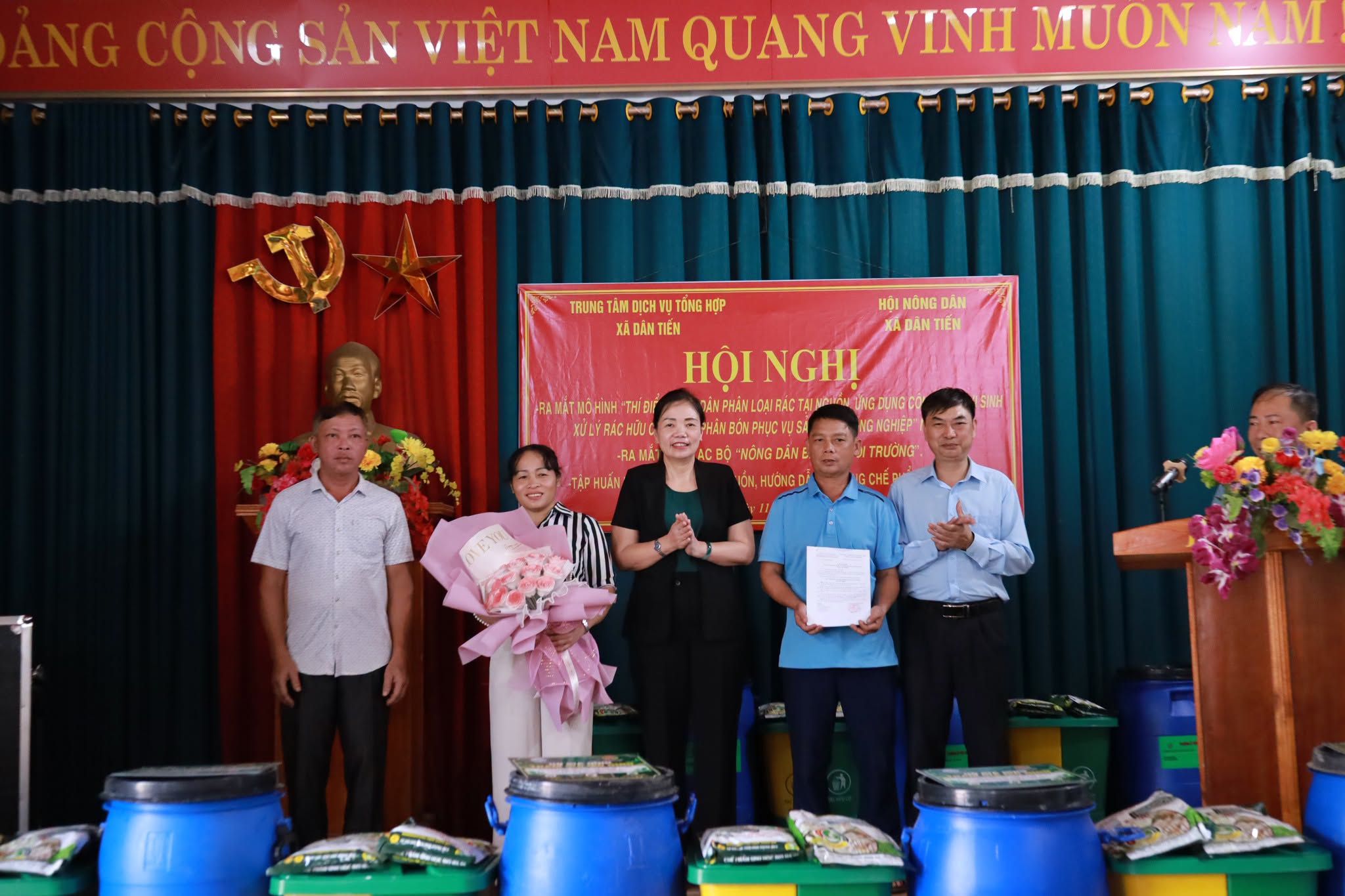 Anh-tin-bai