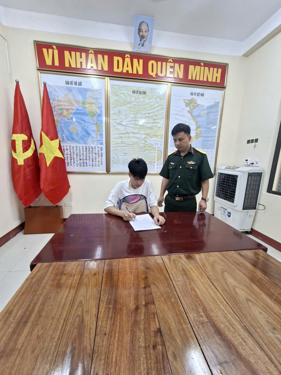 Anh-tin-bai