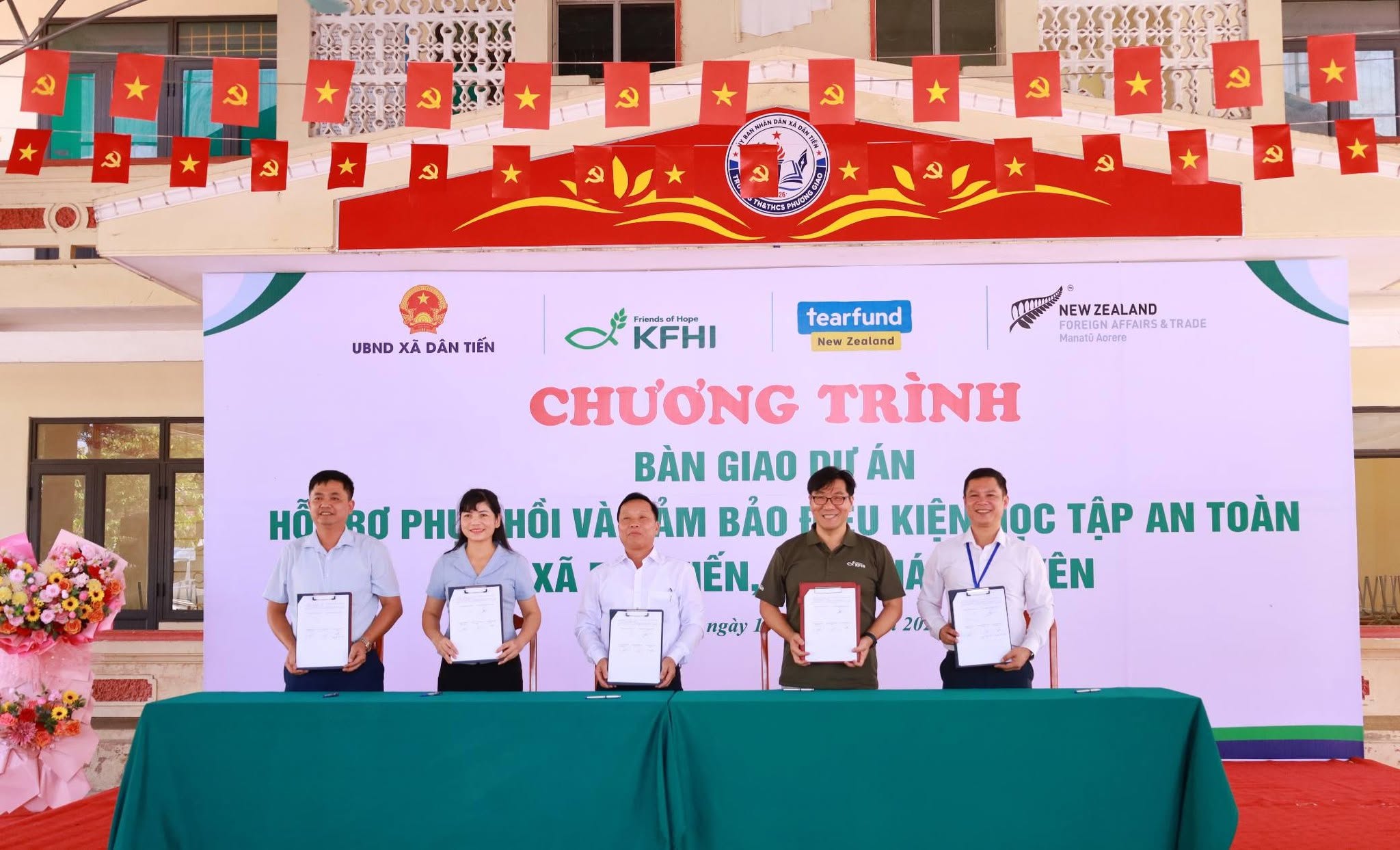 Anh-tin-bai