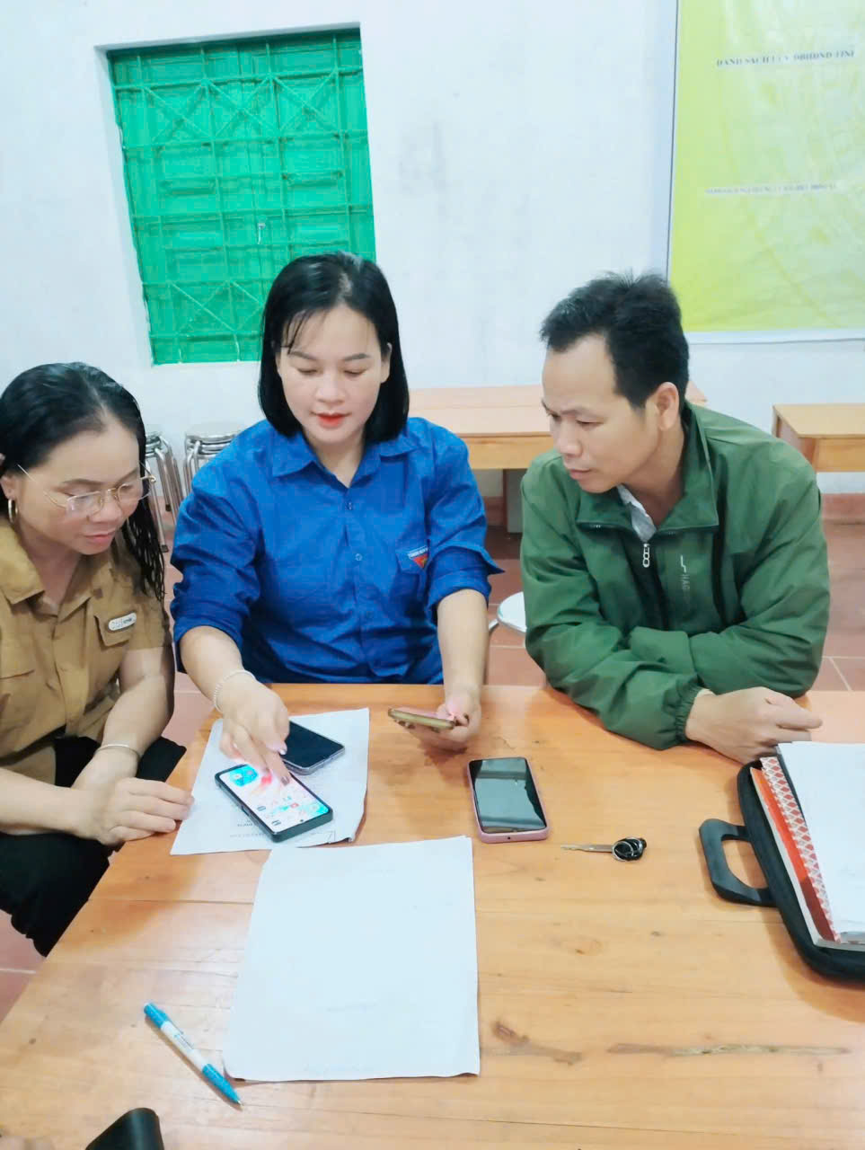 CÁCH LÀM MỚI, SÁNG TẠO TRONG CHUYỂN ĐỔI SỐ CÔNG TÁC ĐẢNG TẠI ĐẢNG BỘ XÃ DÂN TIẾN