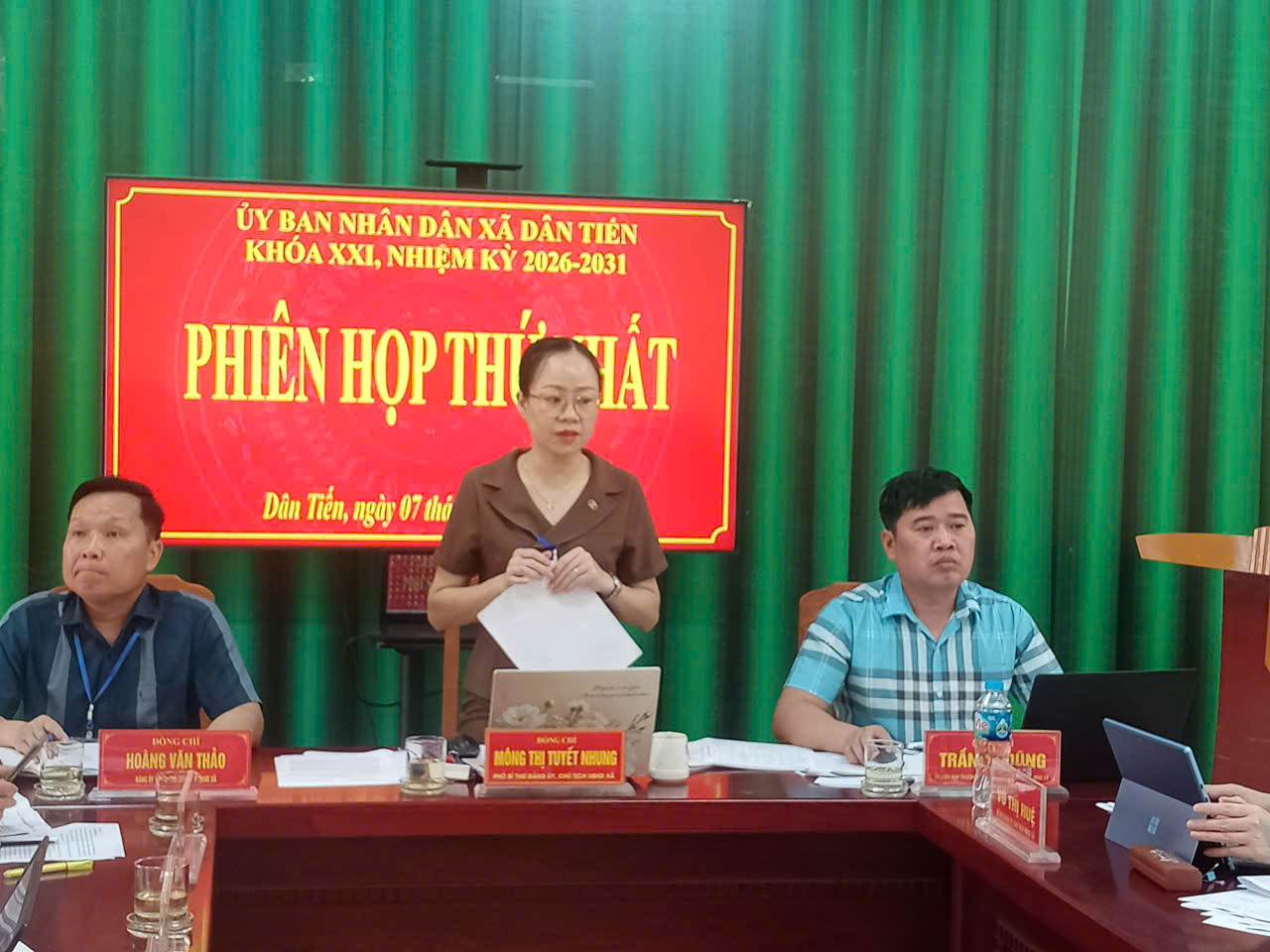 UBND xã tổ chức Phiên họp thứ nhất UBND xã Dân Tiến, nhiệm kỳ 2026-2031