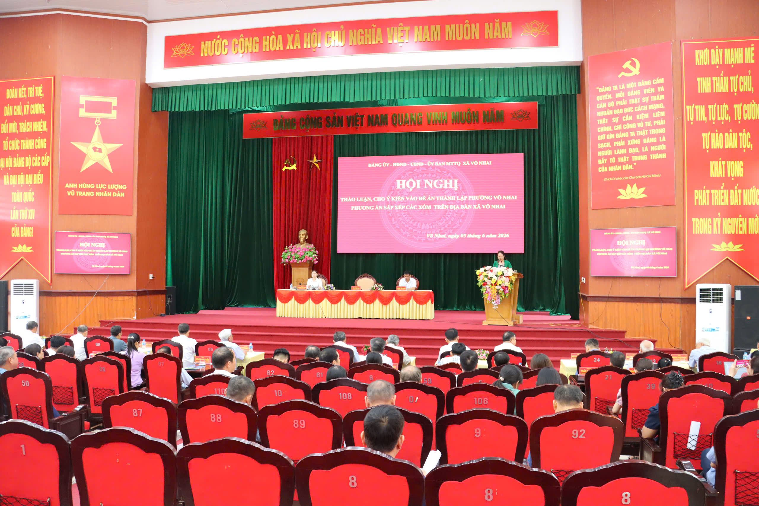 Hội nghị thảo luận, cho ý kiến  vào Đề án thành lập phường Võ Nhai, phương án sắp xếp các xóm trên địa bàn xã 