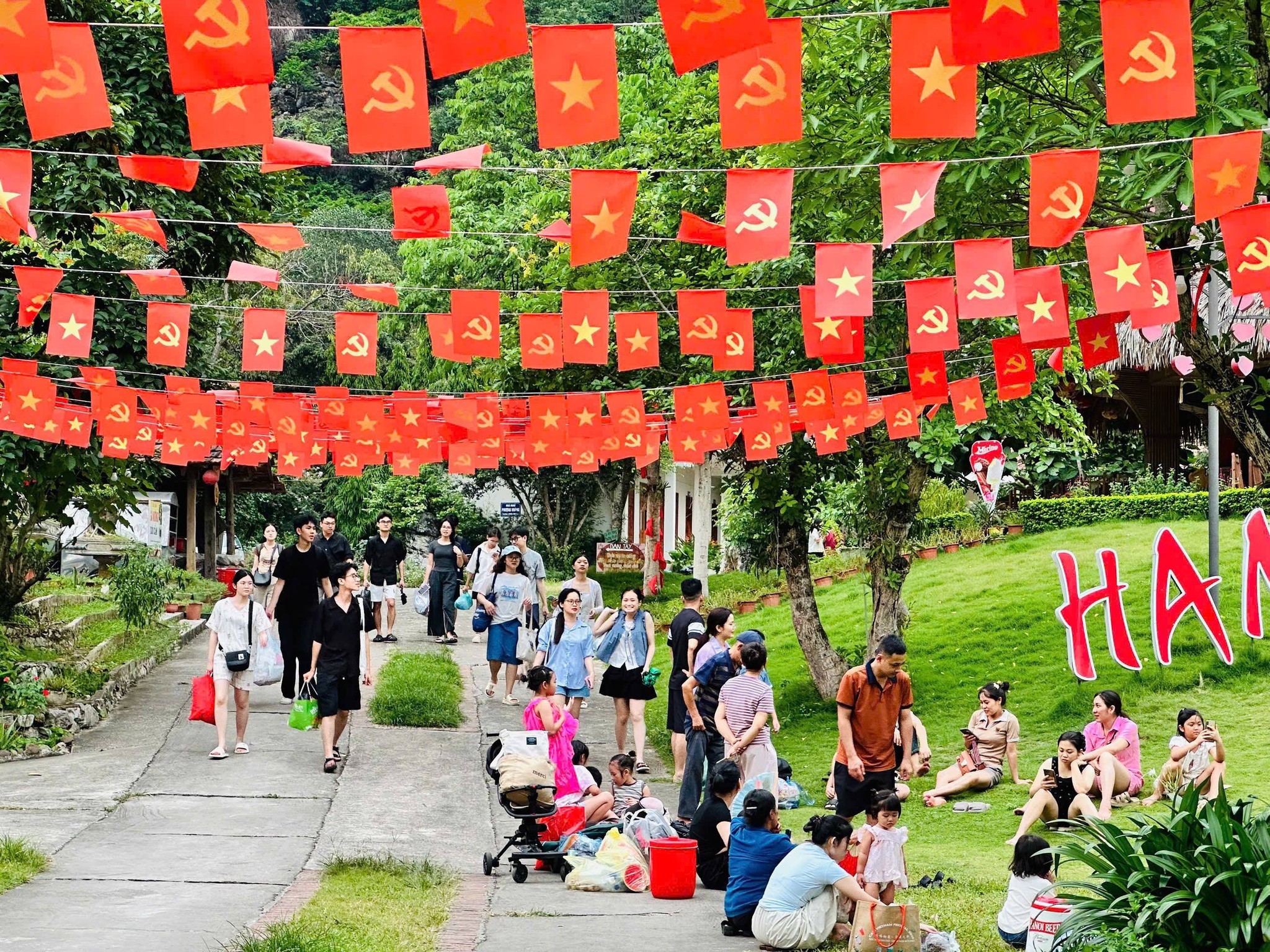 Xã Võ Nhai ghi nhận lượng khách tăng mạnh, đạt trên 5.800 lượt du khách đến tham quan, nghỉ dưỡng trong 4 ngày nghỉ lễ