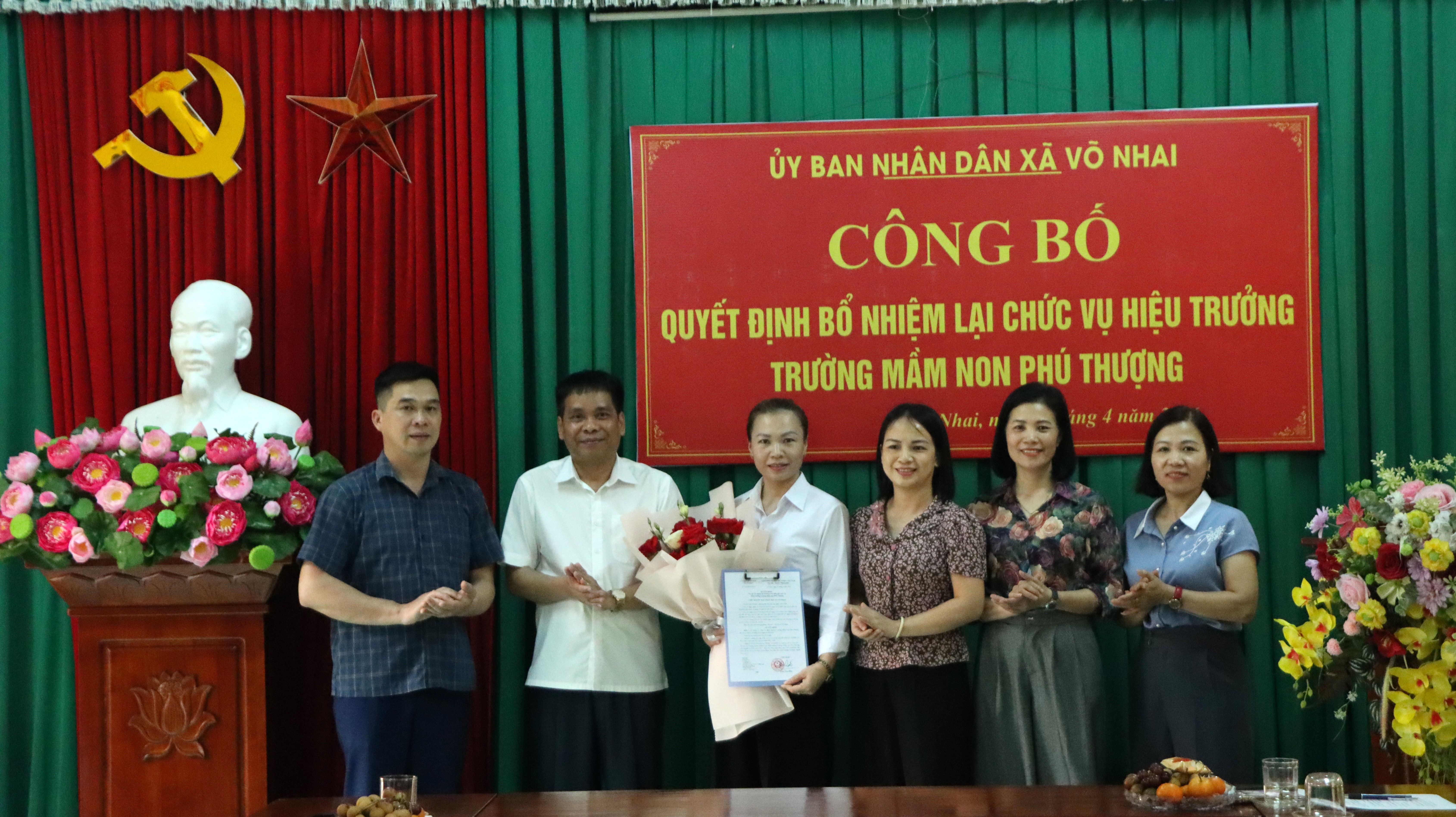 Xã Võ Nhai Công bố Quyết định bổ nhiệm lại Hiệu trưởng Trường Mầm non Phú Thượng và bổ nhiệm Phó Hiệu trưởng Trường Mầm non Lâu Thượng