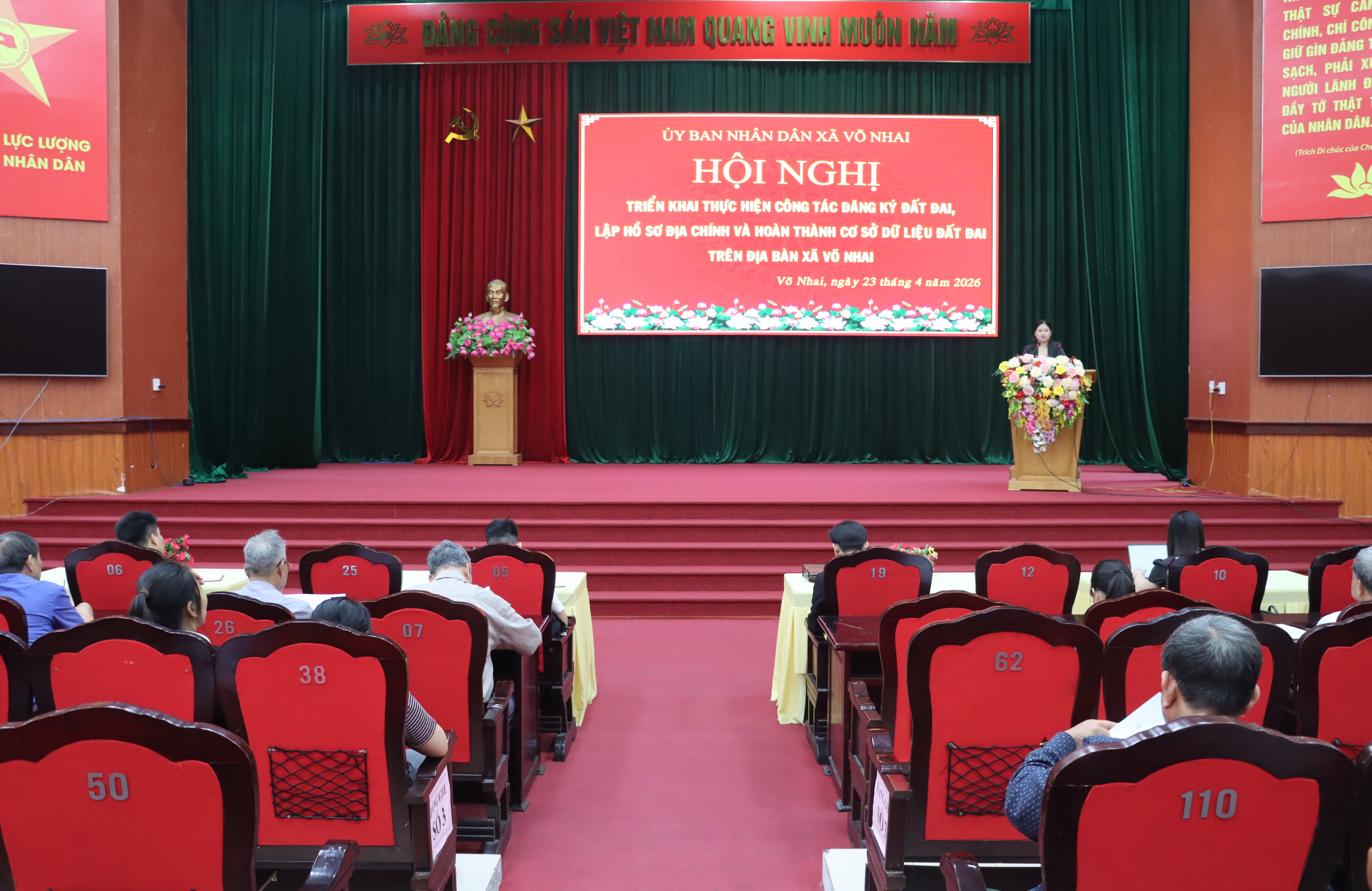 HỘI NGHỊ TRIỂN KHAI THỰC HIỆN CÔNG TÁC ĐĂNG KÝ ĐẤT ĐAI, LẬP HỒ SƠ ĐỊA CHÍNH VÀ HOÀN THÀNH CƠ SỞ DỮ LIỆU ĐẤT ĐAI XÃ VÕ NHAI NĂM 2026