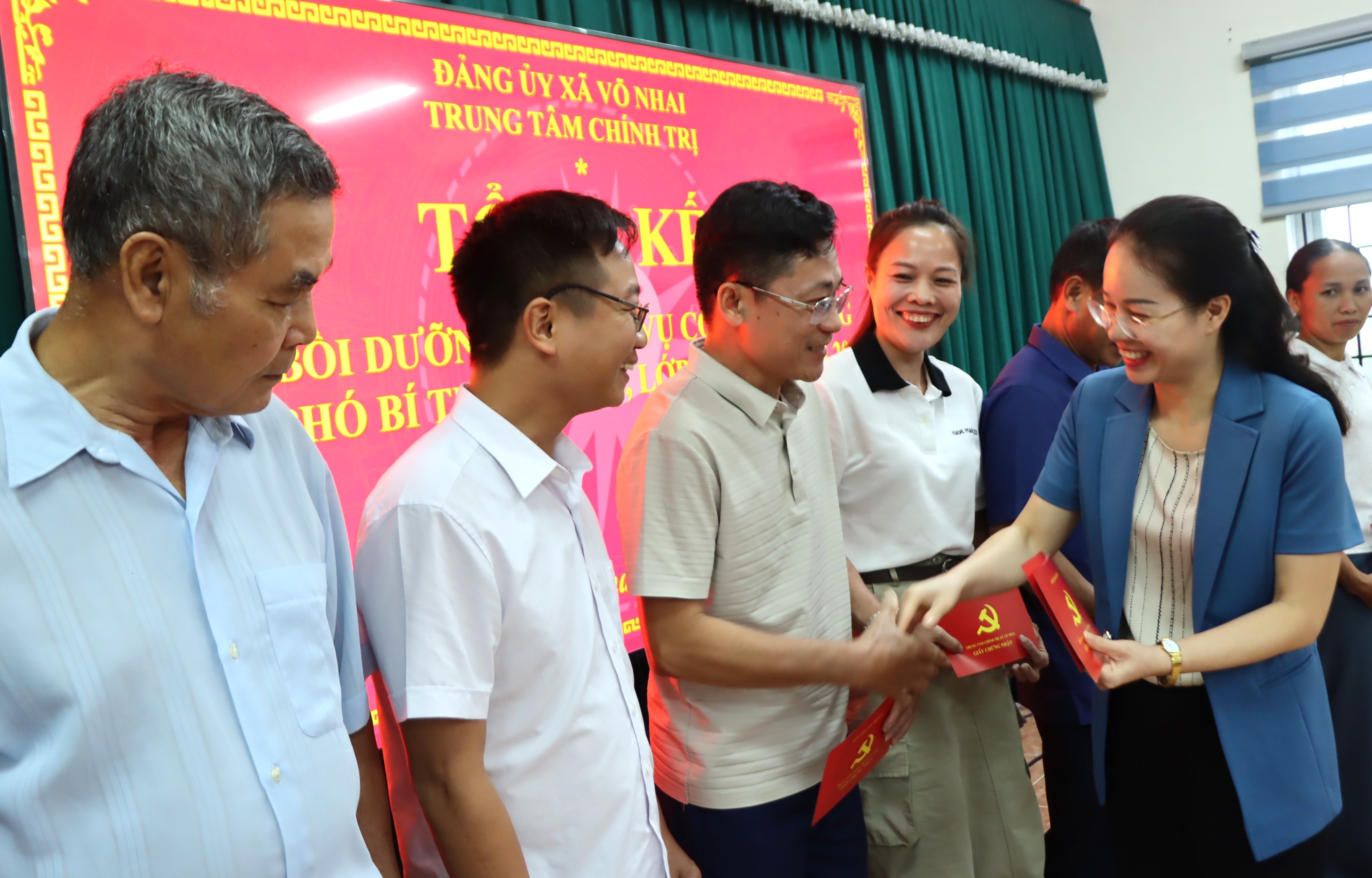 Trung tâm Chính trị xã Võ Nhai tổng kết lớp bồi dưỡng nghiệp vụ công tác Đảng cho Phó Bí thư chi bộ