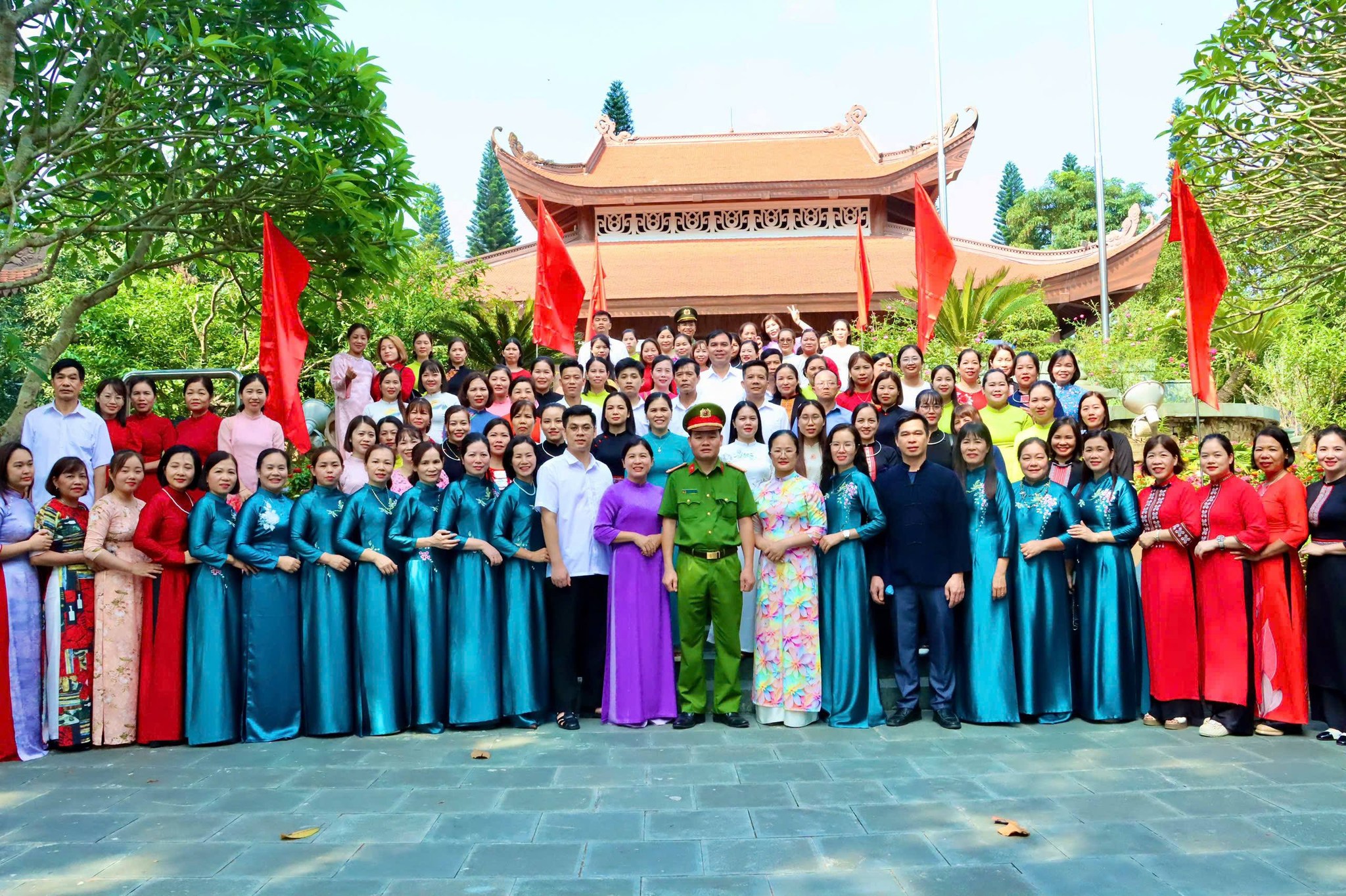 Anh-tin-bai