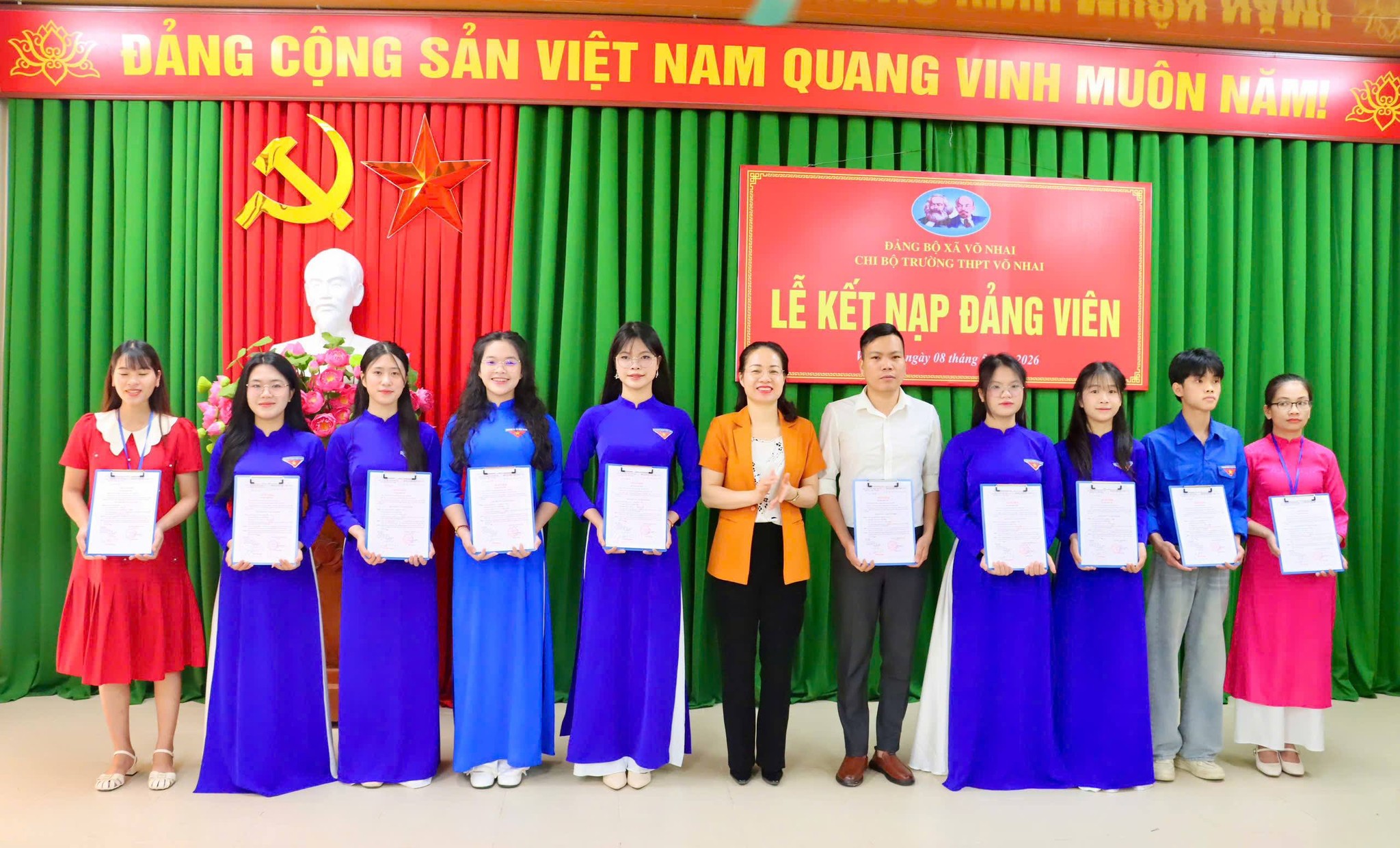Anh-tin-bai