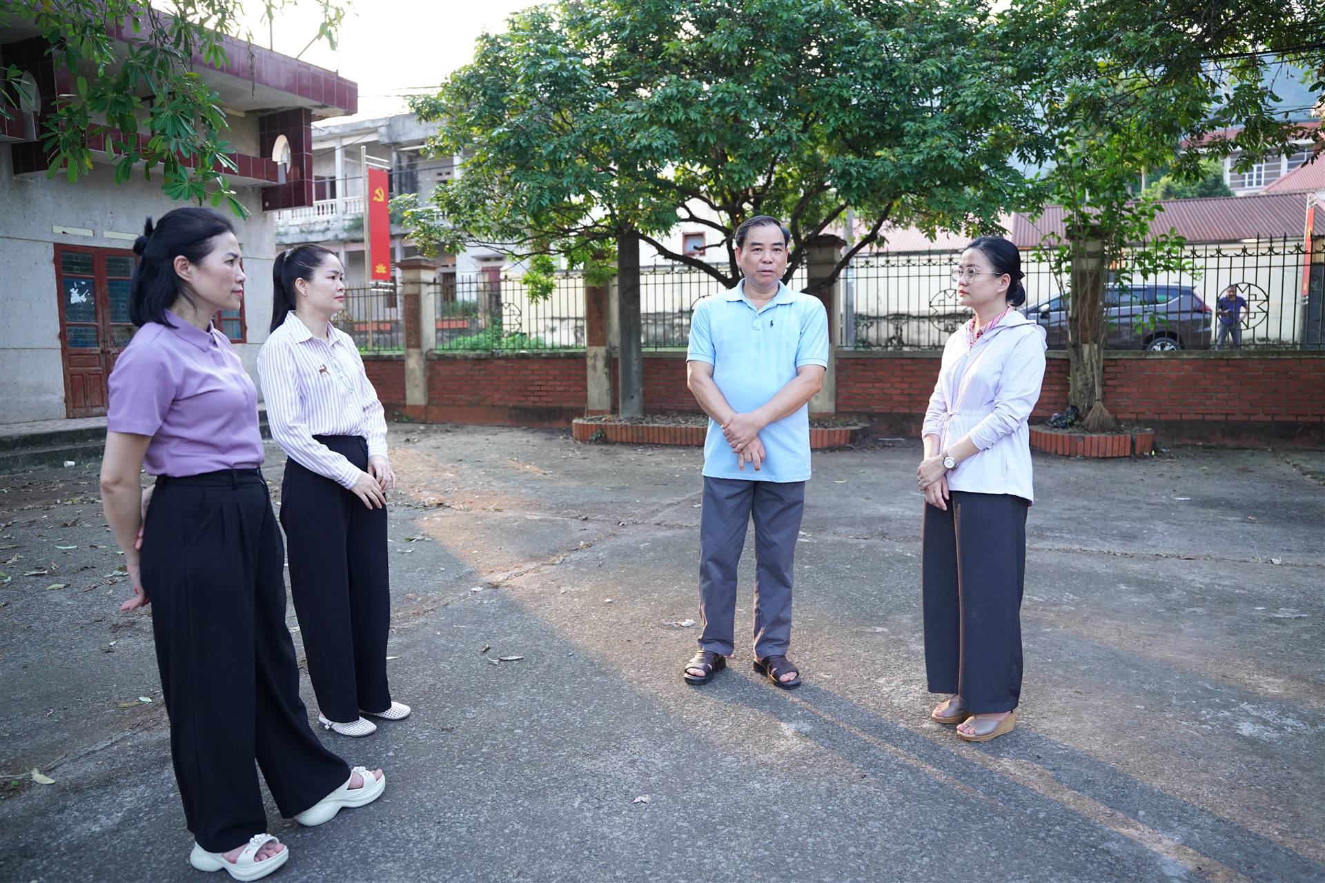 Anh-tin-bai