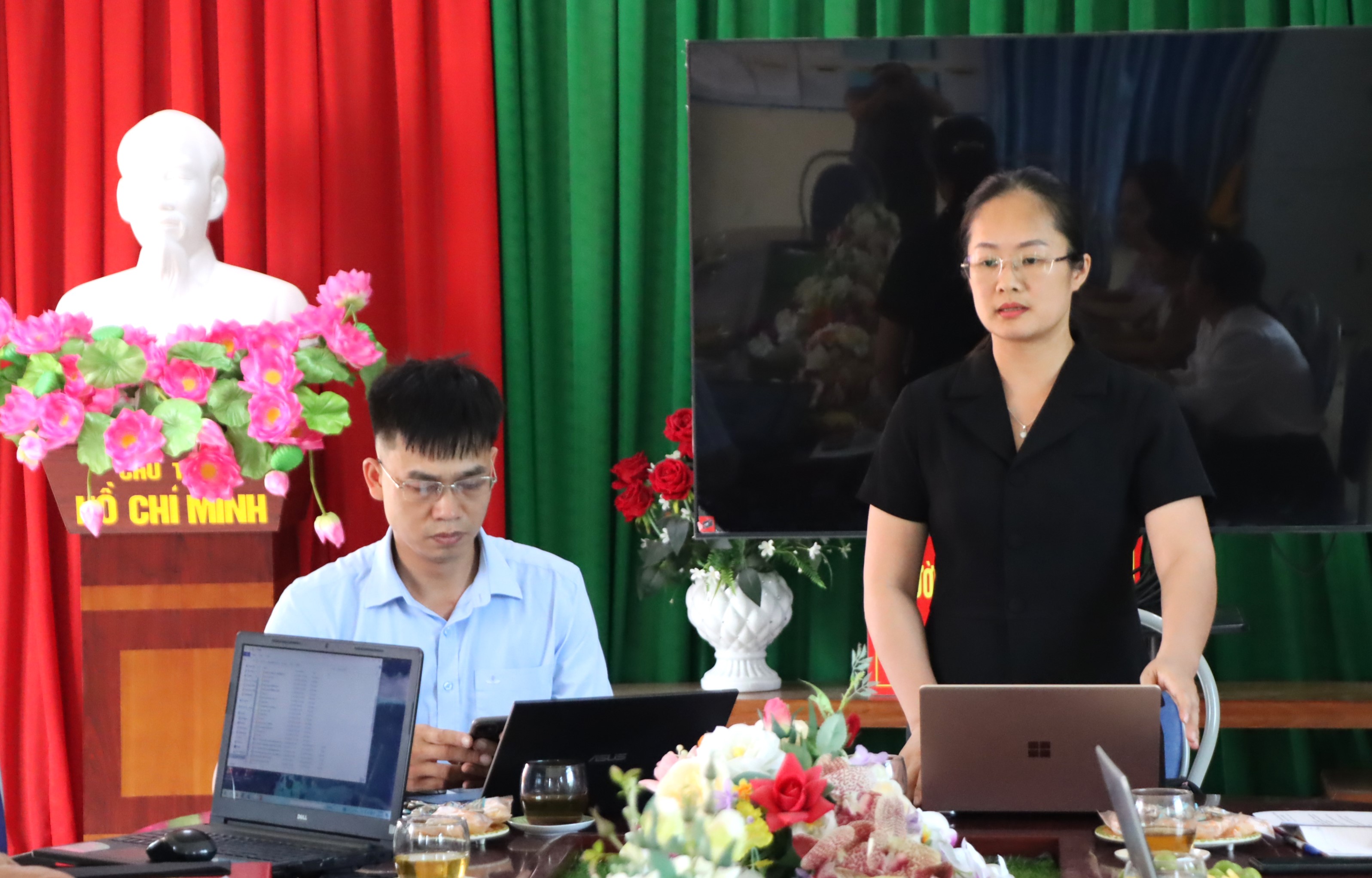 Anh-tin-bai