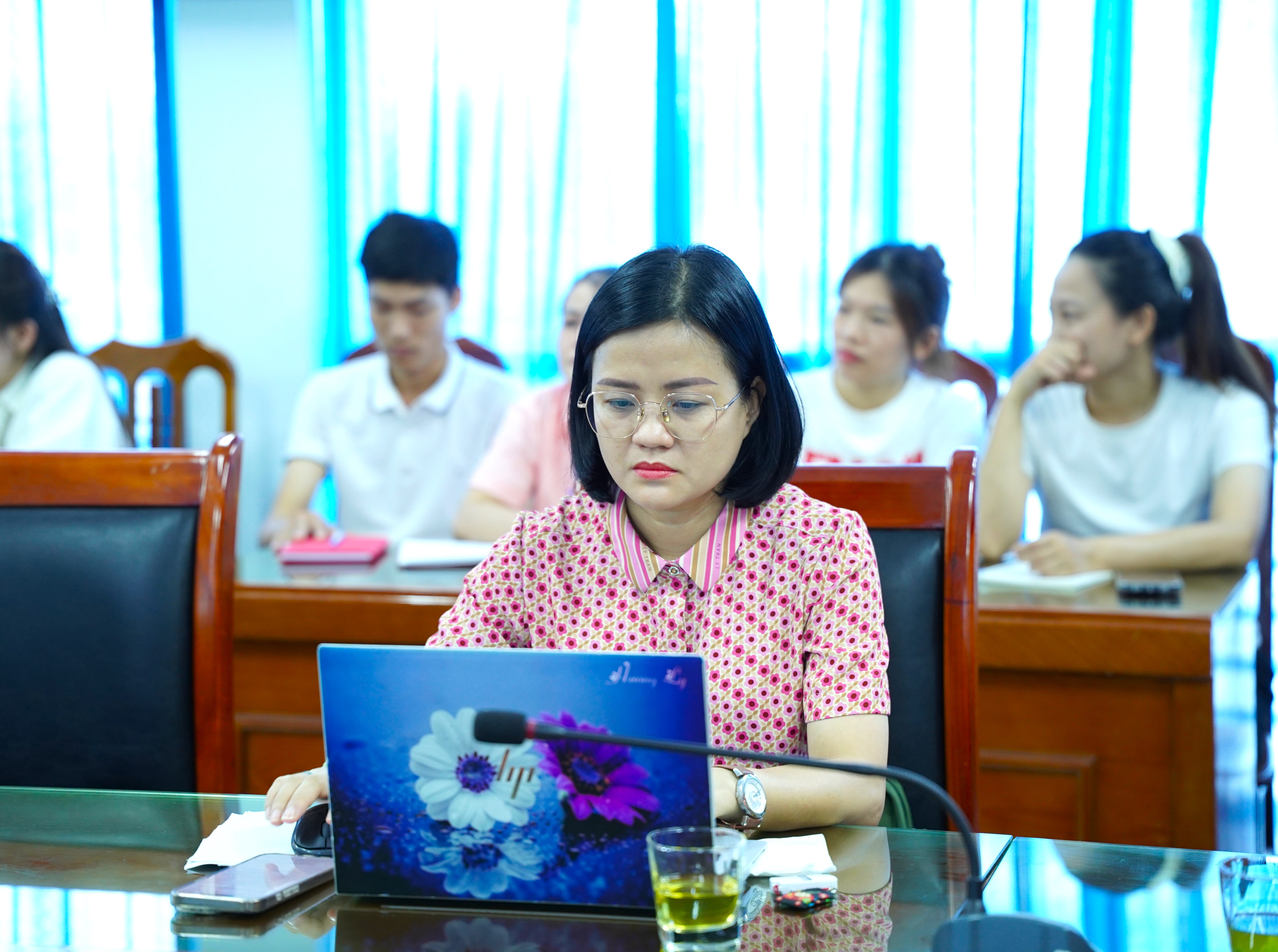Anh-tin-bai