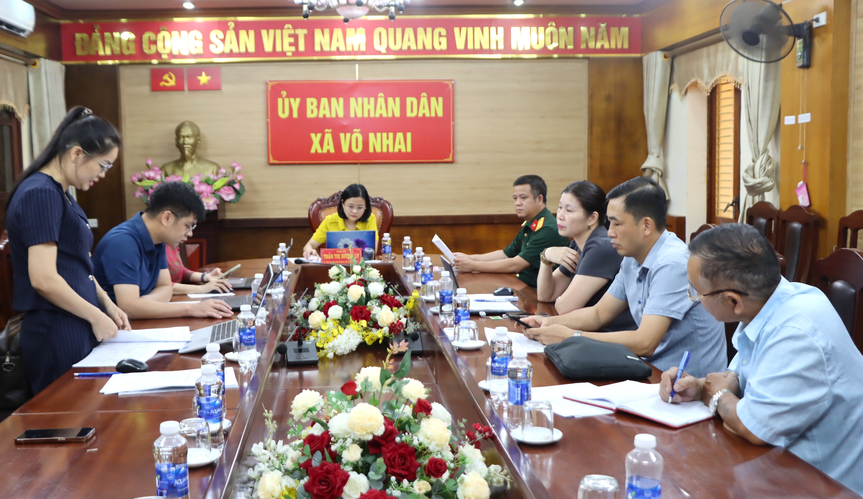 Anh-tin-bai