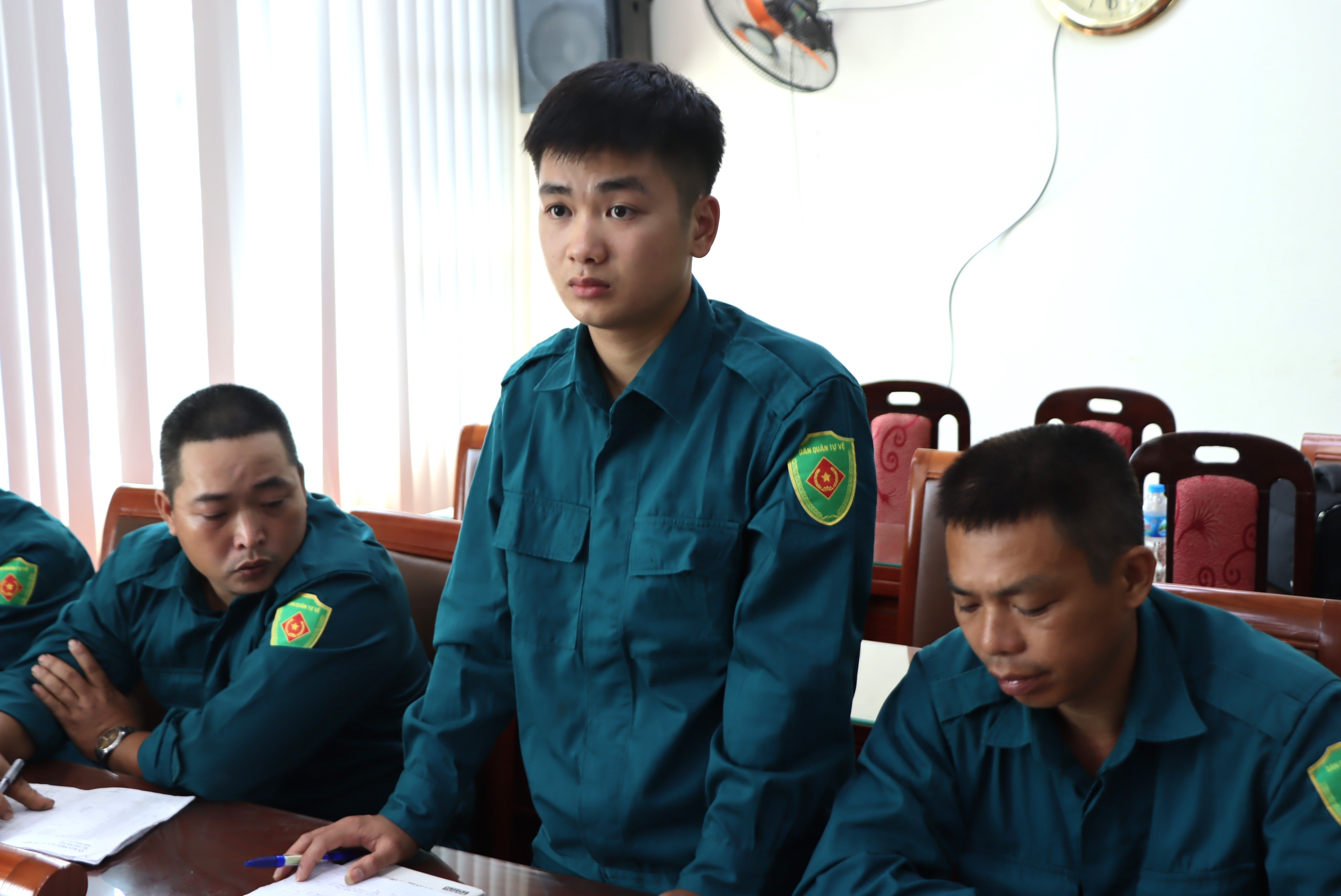 Anh-tin-bai