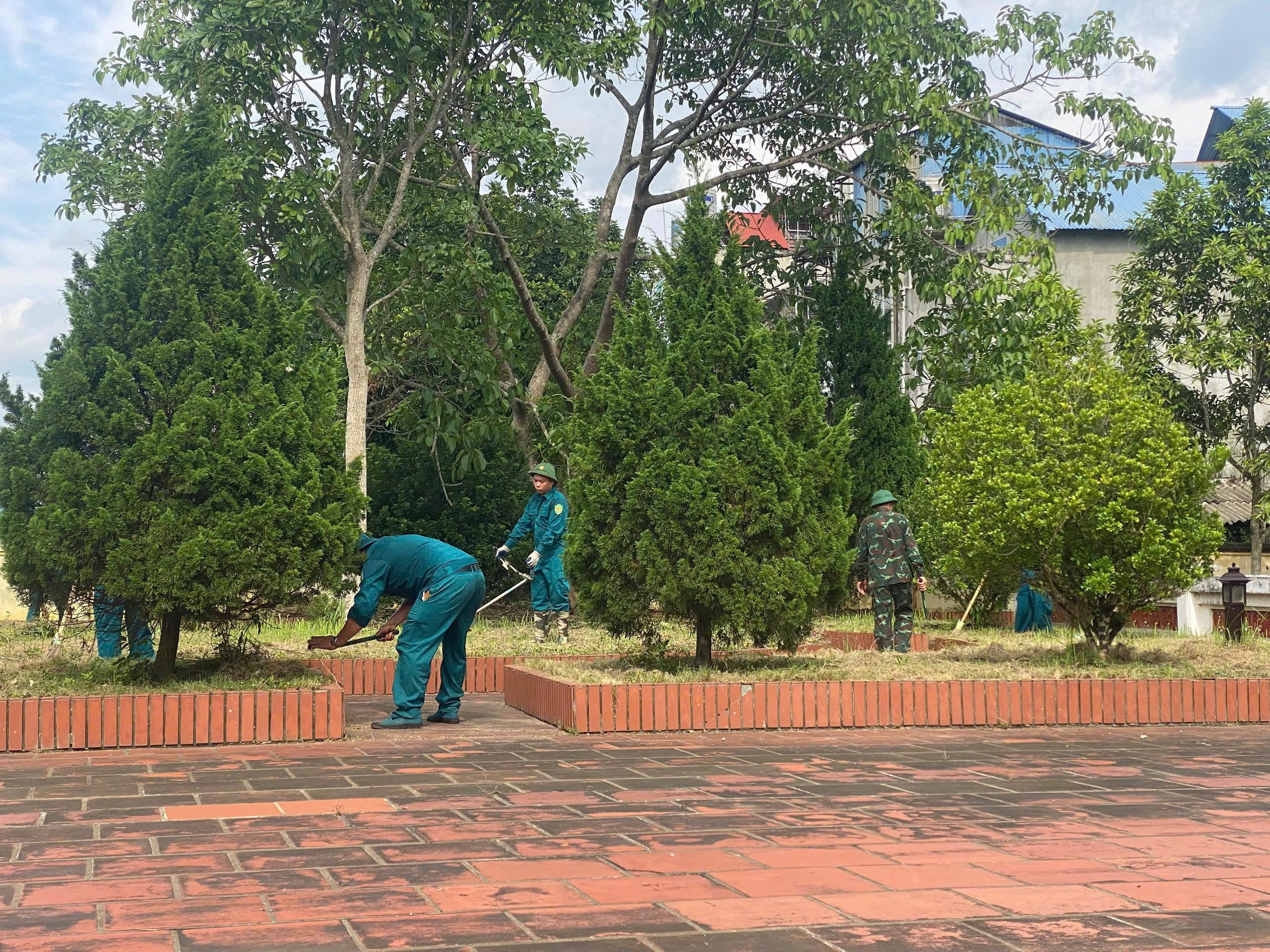 Anh-tin-bai