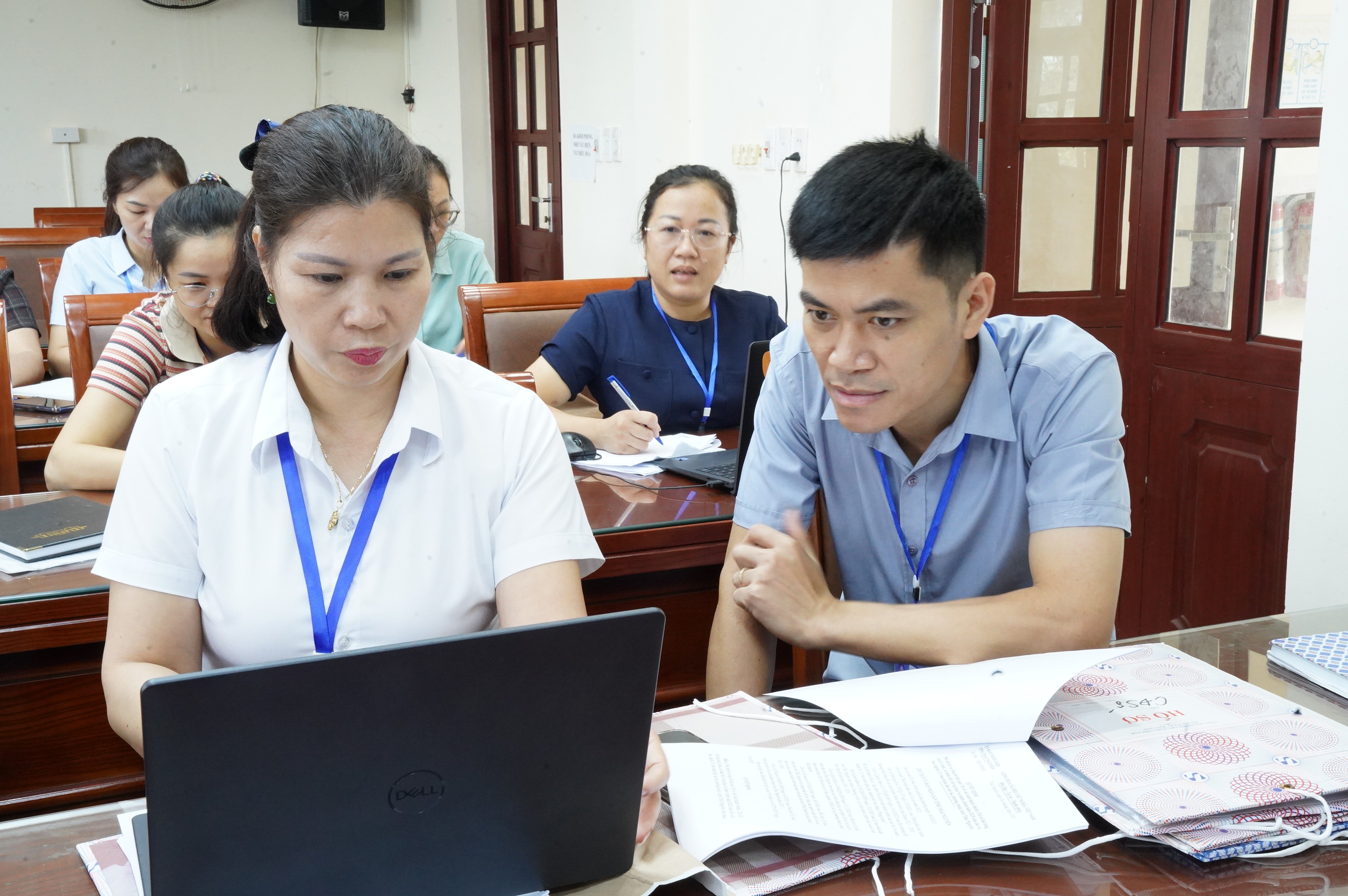 Anh-tin-bai