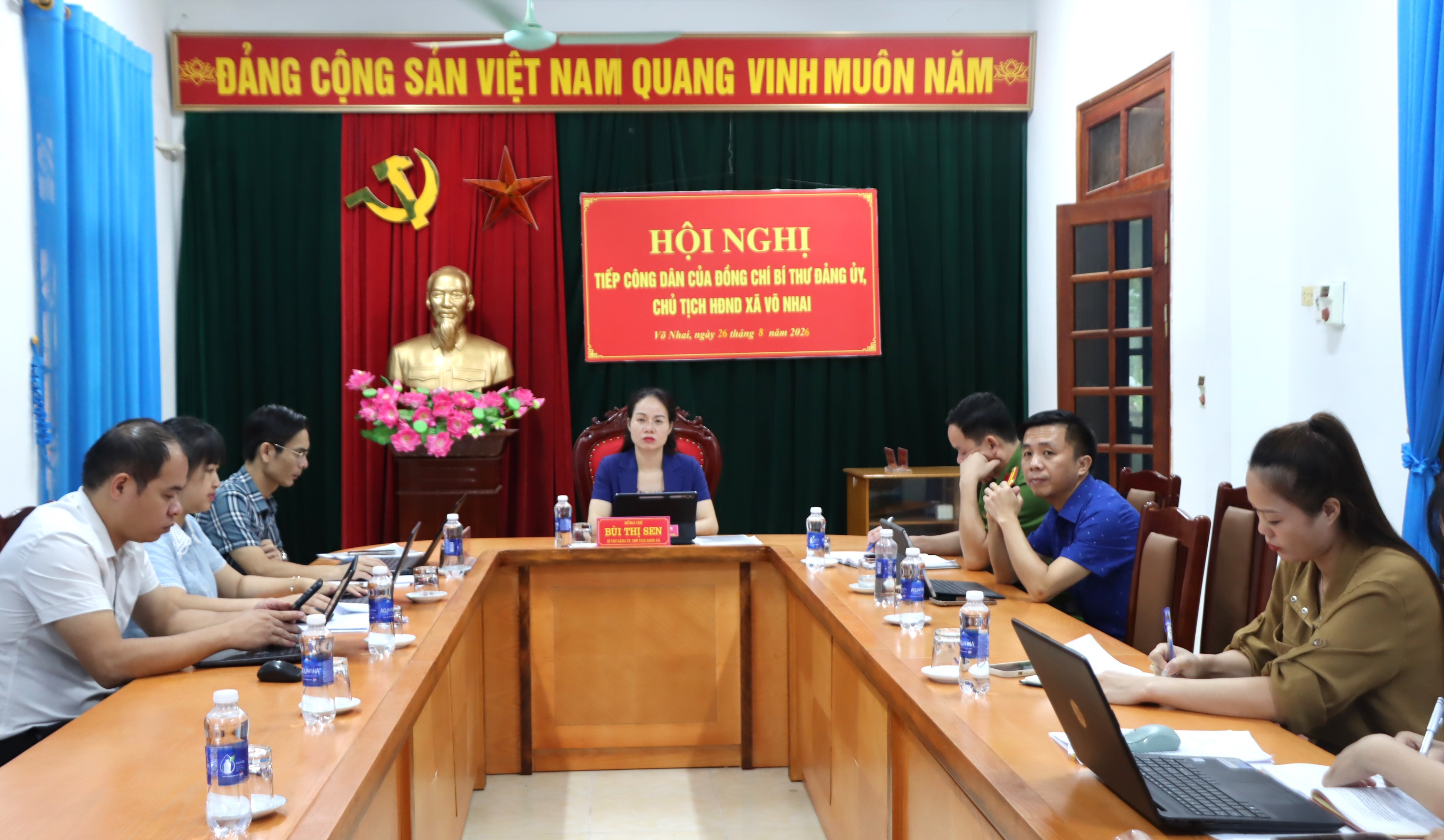 Anh-tin-bai