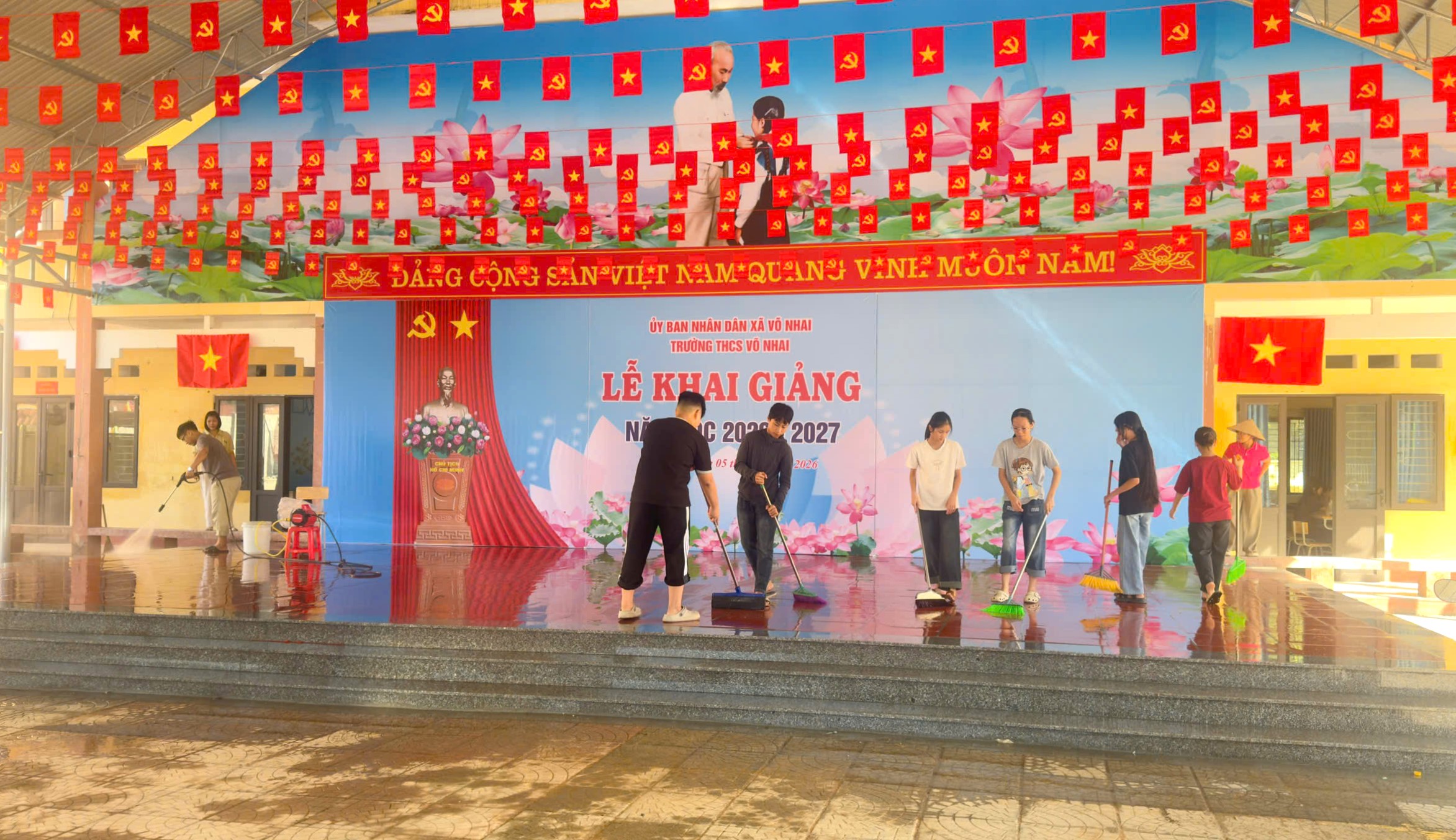 Anh-tin-bai