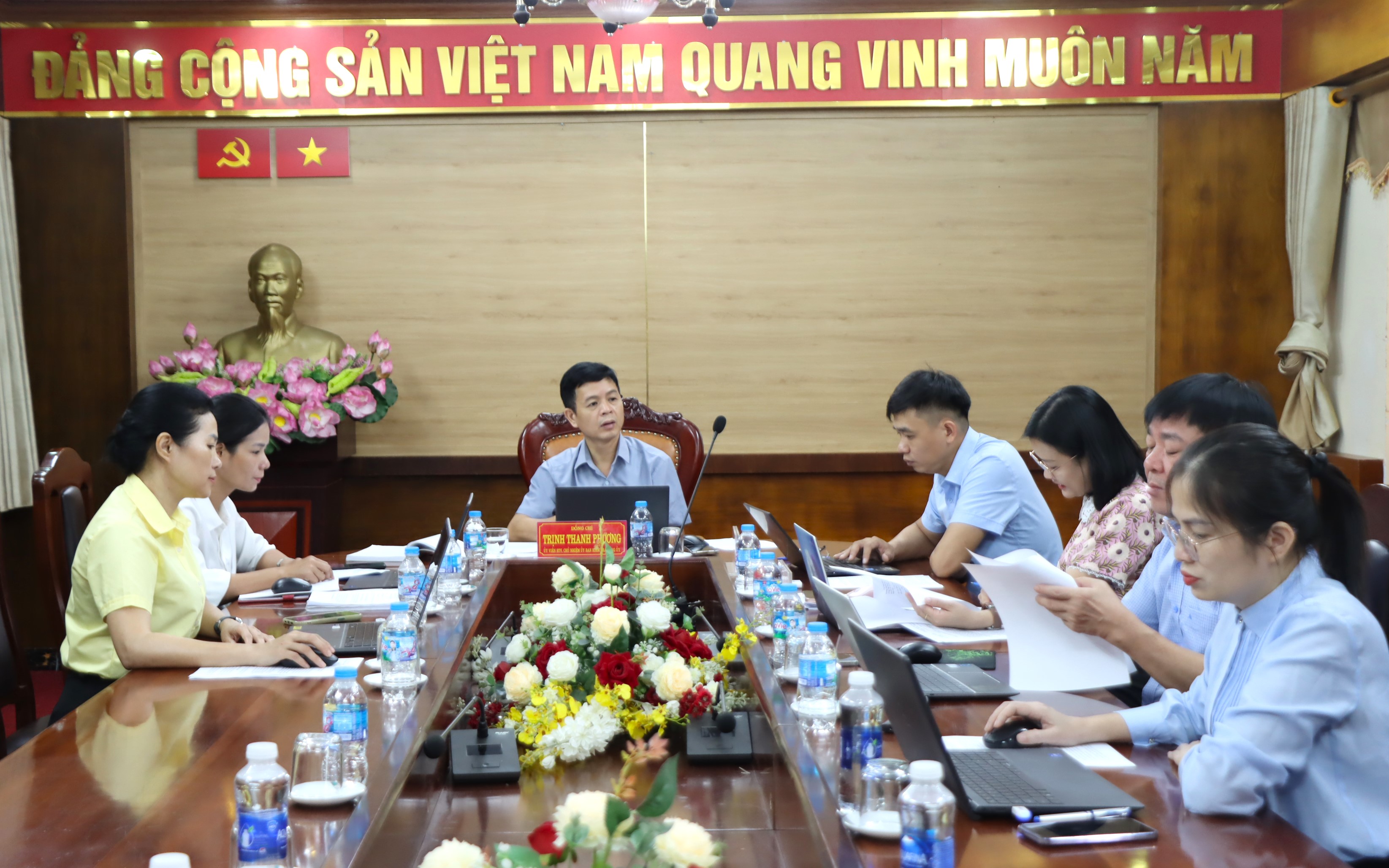 Anh-tin-bai