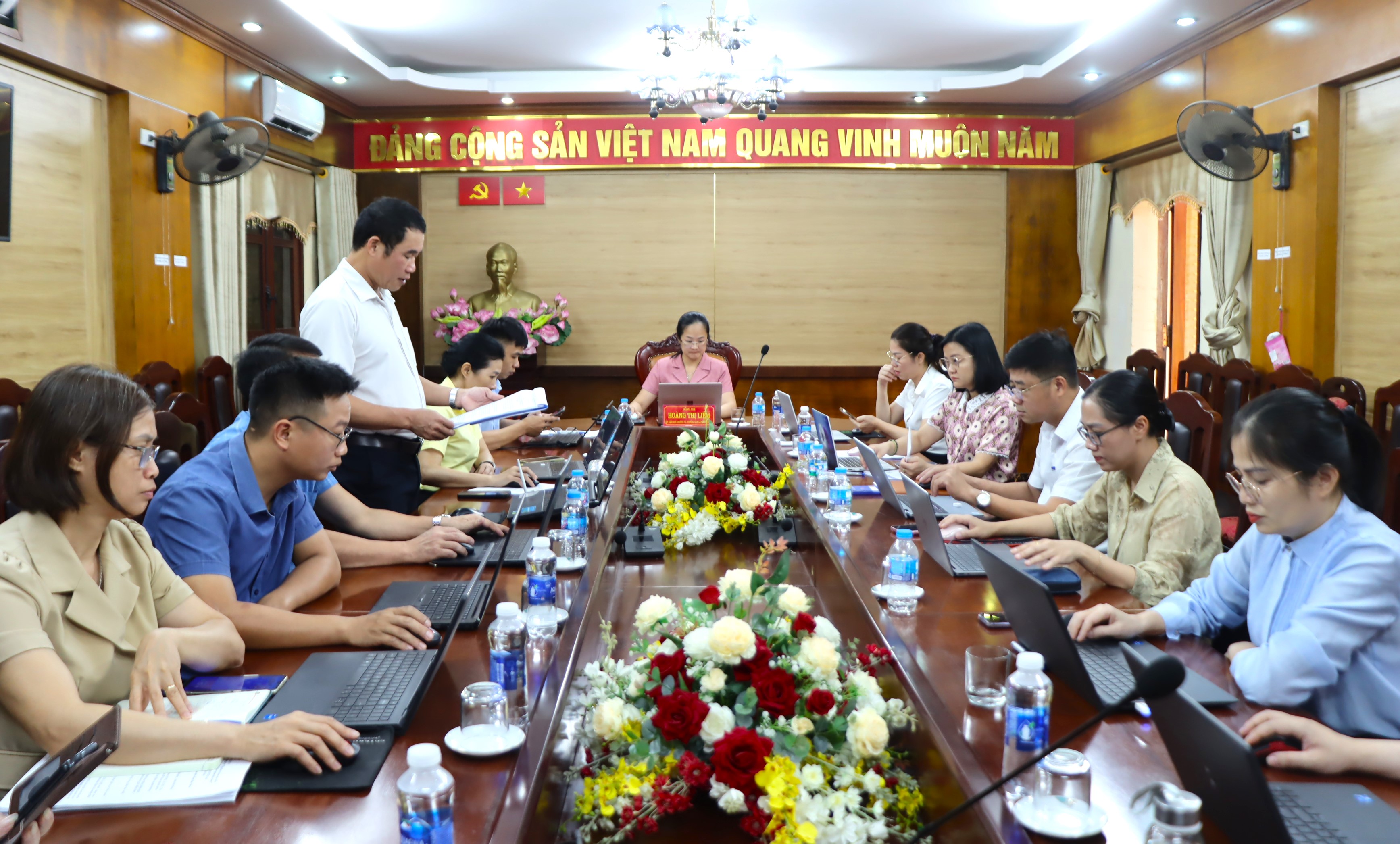 Anh-tin-bai