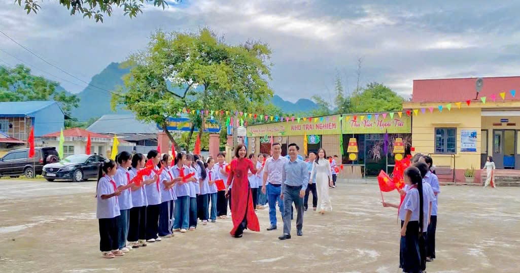 Anh-tin-bai