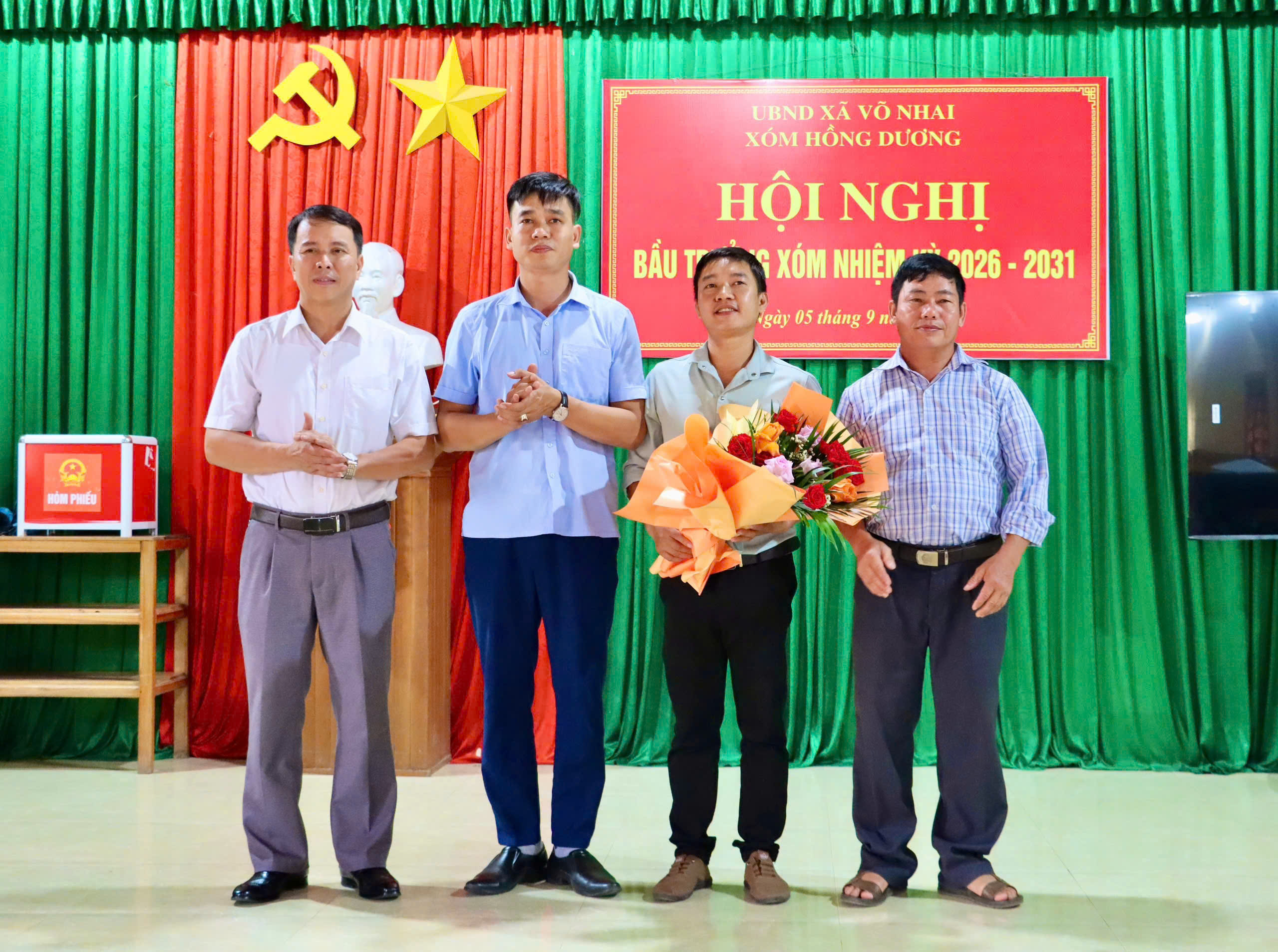 Anh-tin-bai