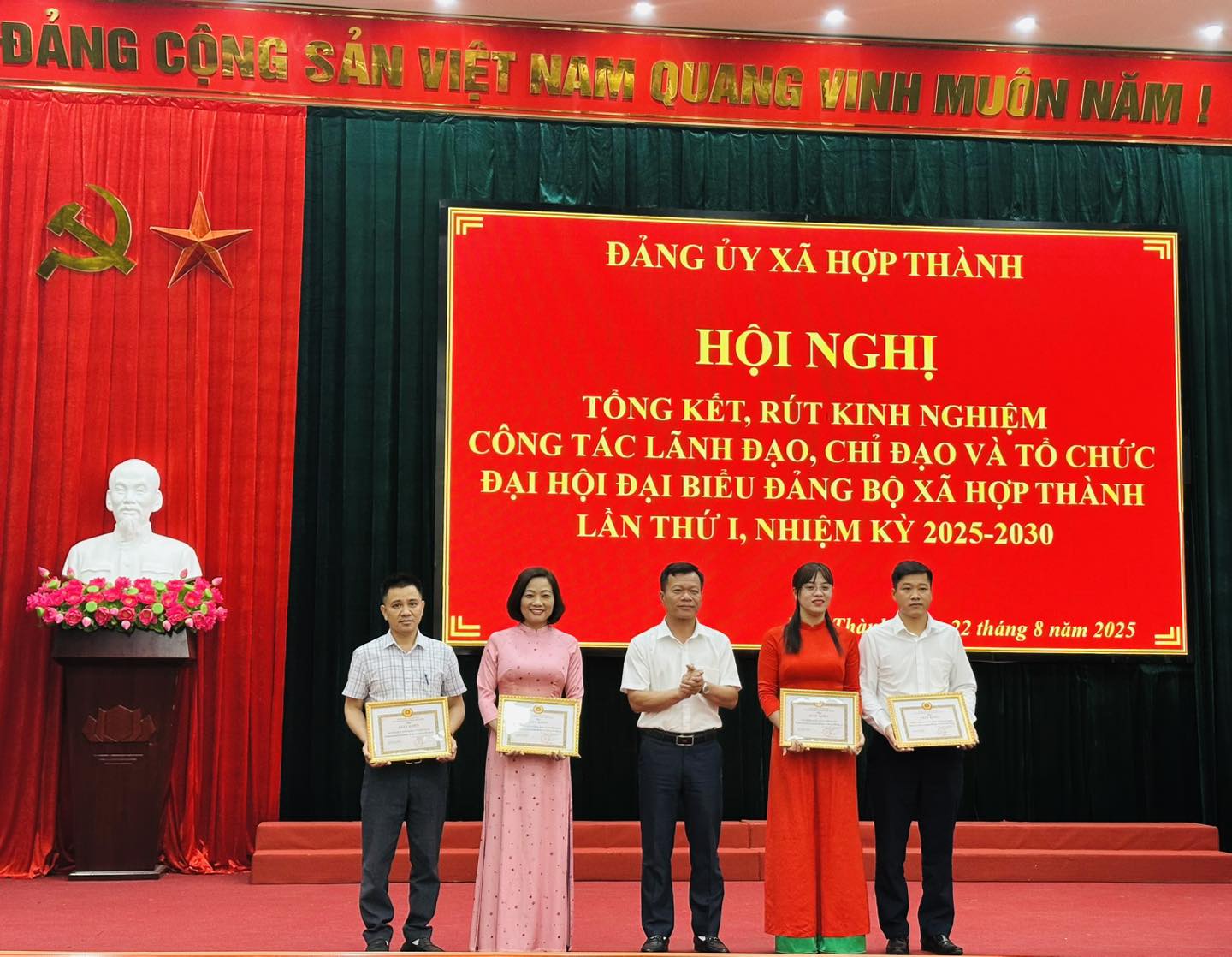 Anh-tin-bai