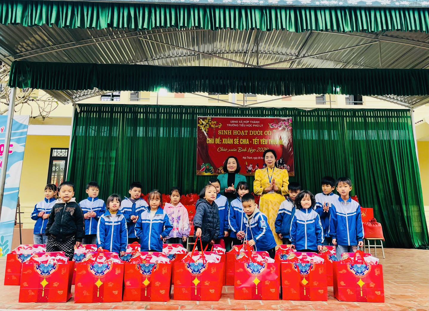  Trường Tiểu học Phủ Lý tổ chức chương trình “Xuân chia sẻ - Tết yêu thương”