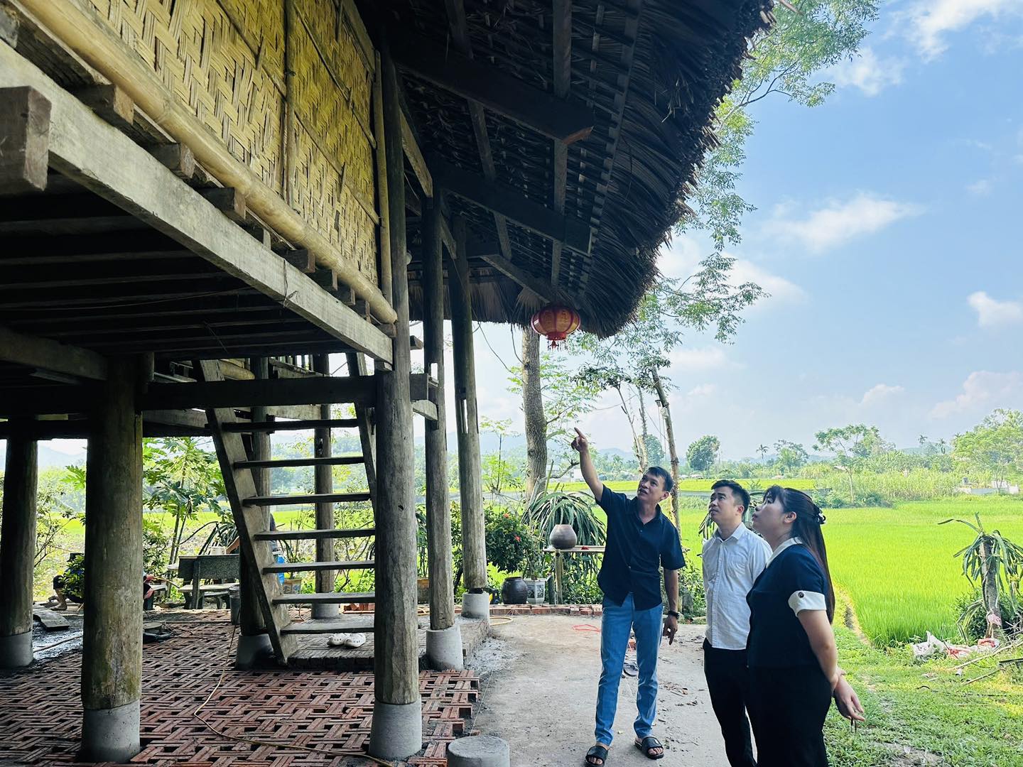 Gìn giữ nếp nhà sàn của người Tày Hợp Thành