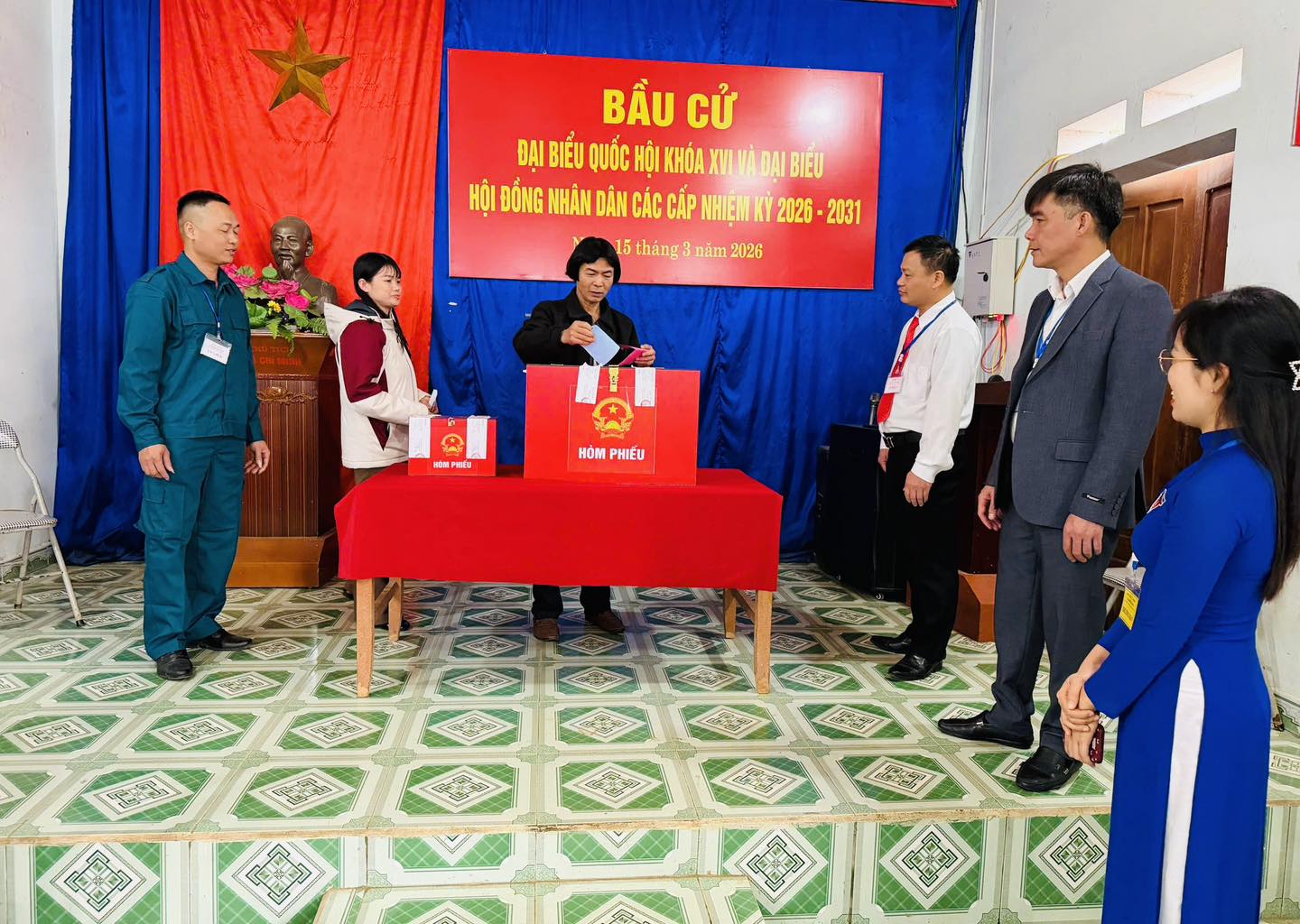Anh-tin-bai