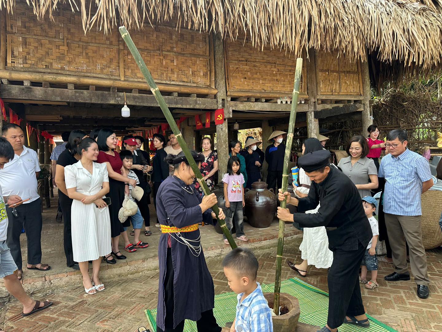 Anh-tin-bai