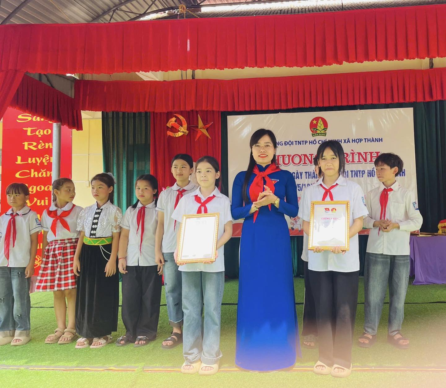 Anh-tin-bai