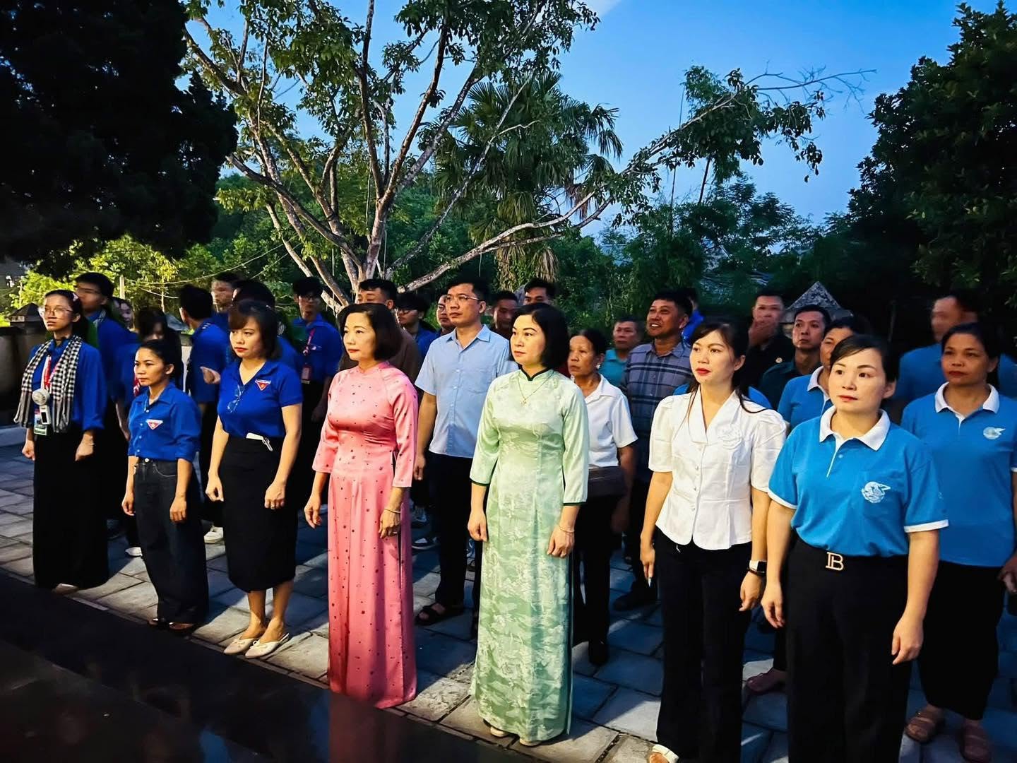 Anh-tin-bai