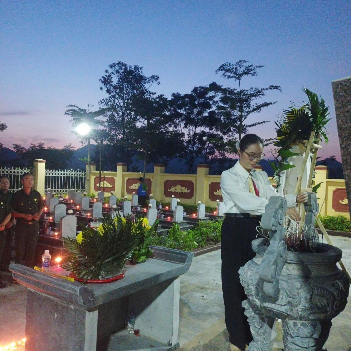 Anh-tin-bai