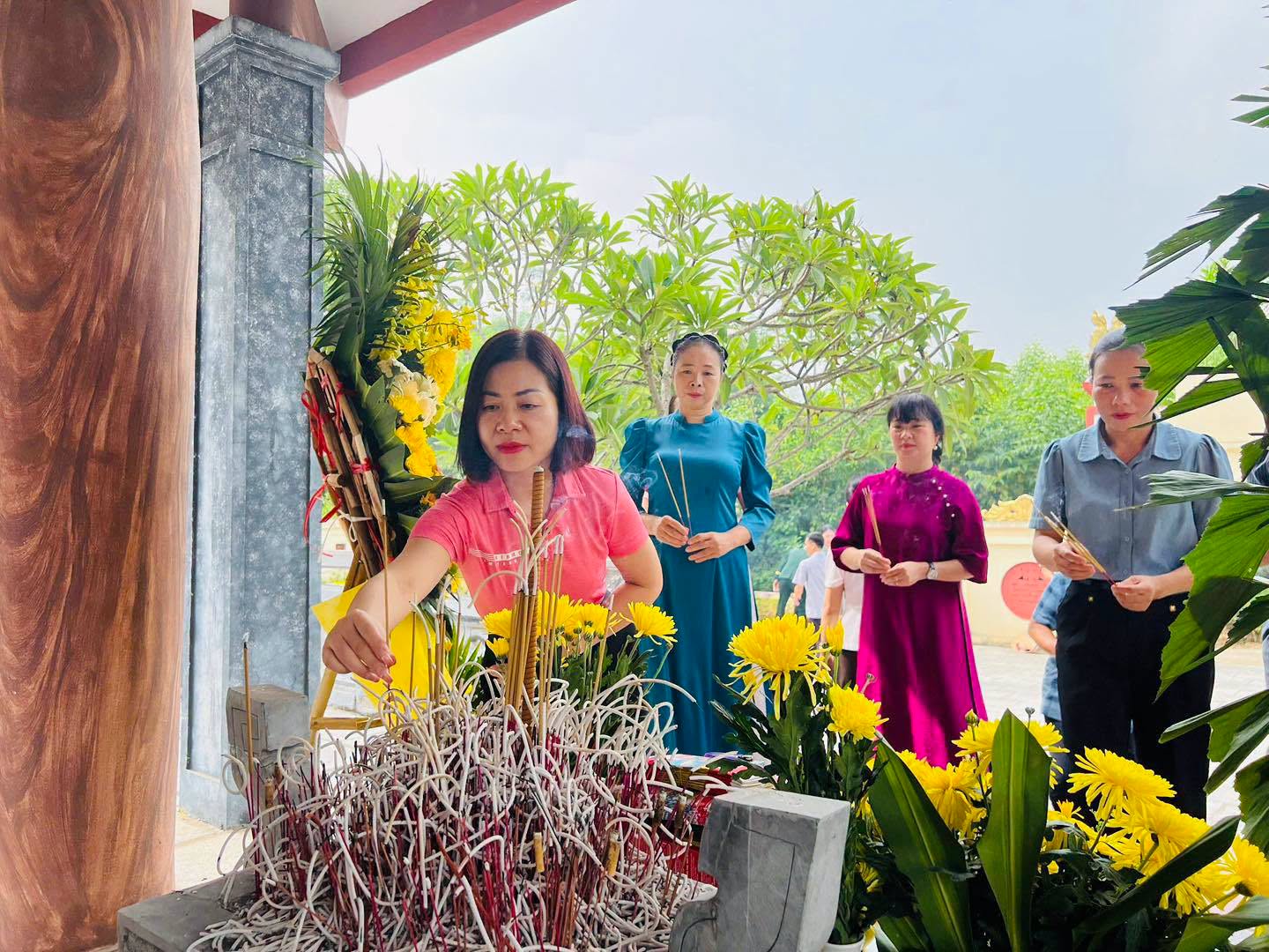 Anh-tin-bai