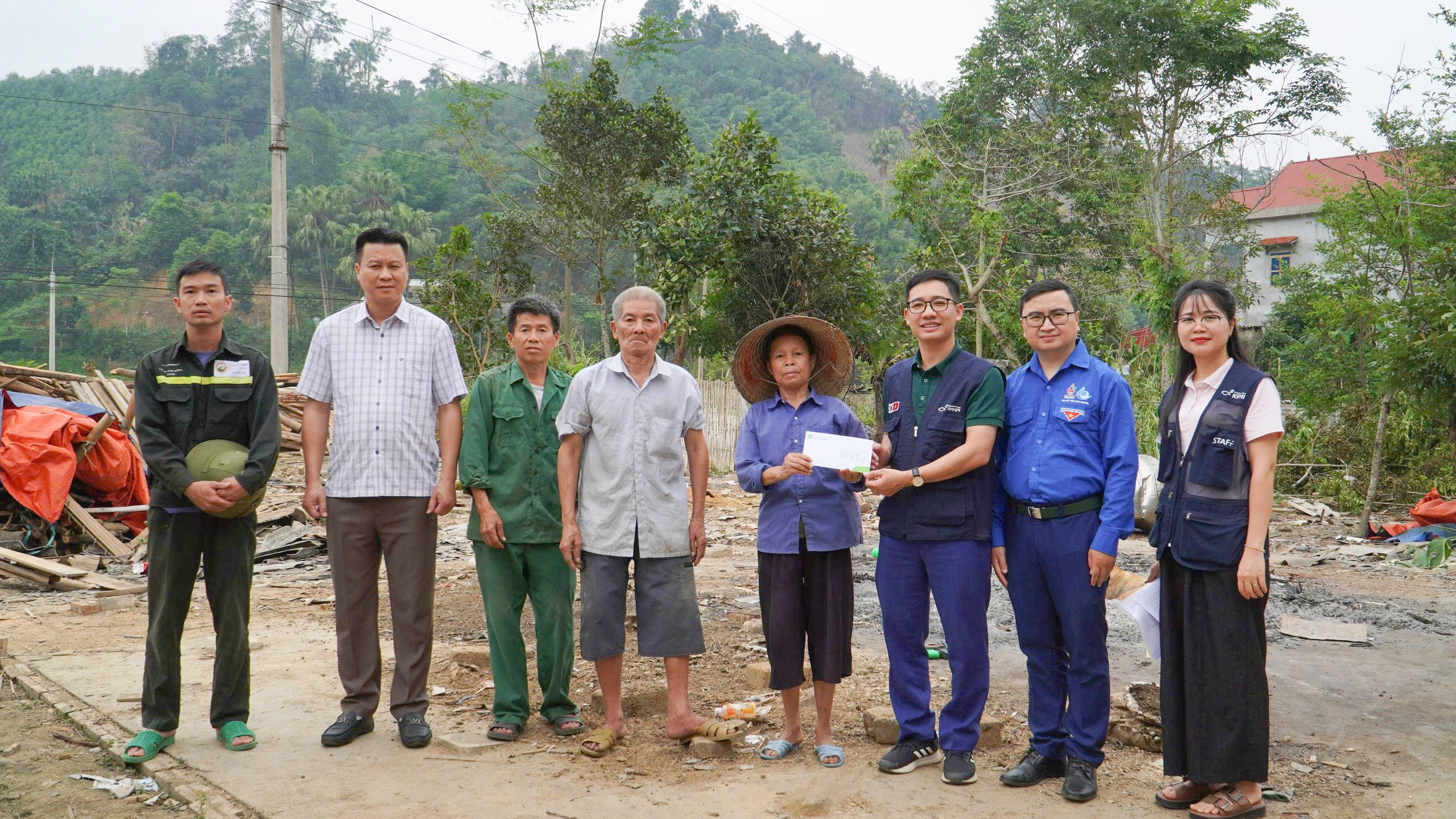 Tổ chức KFHI kịp thời động viên người dân bị thiệt hại do thiên tai