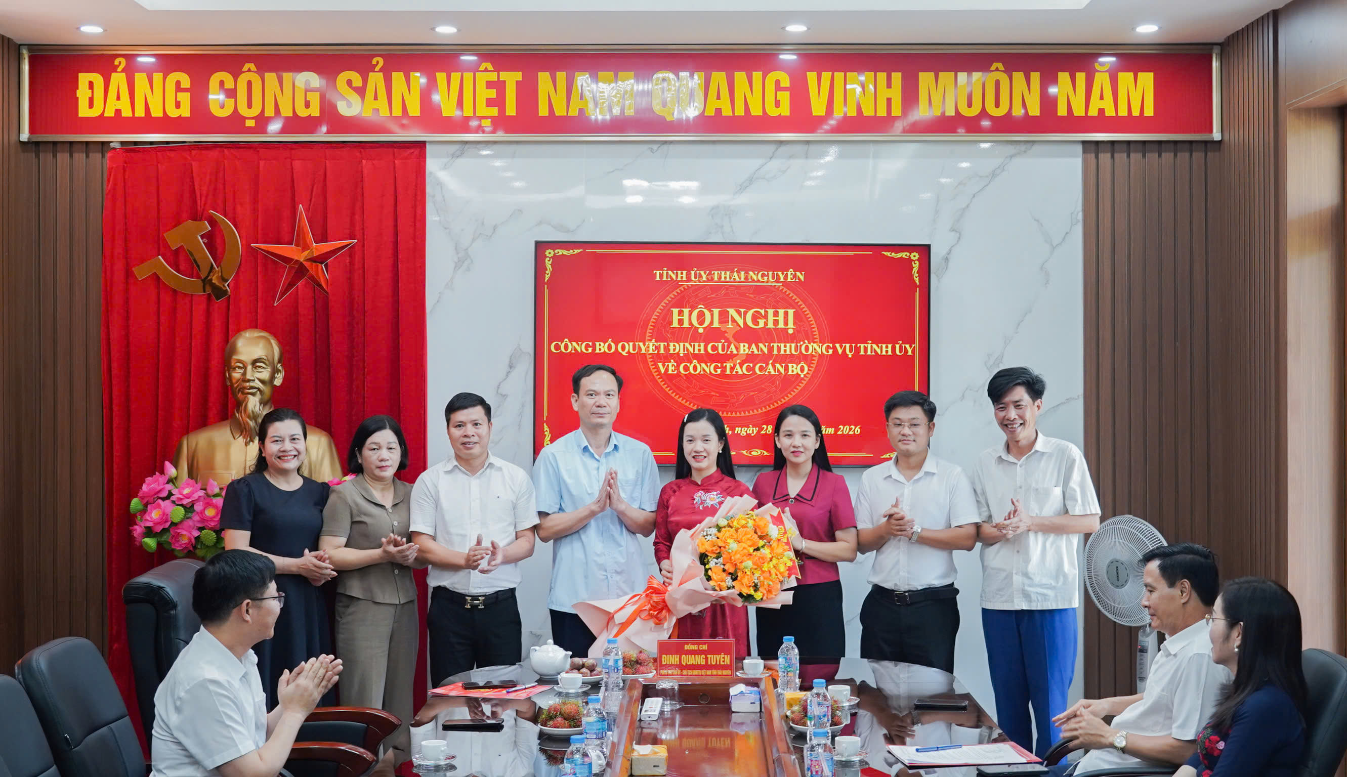 Công bố quyết định Phó Bí thư Thường trực Đảng uỷ xã Yên Trạch
