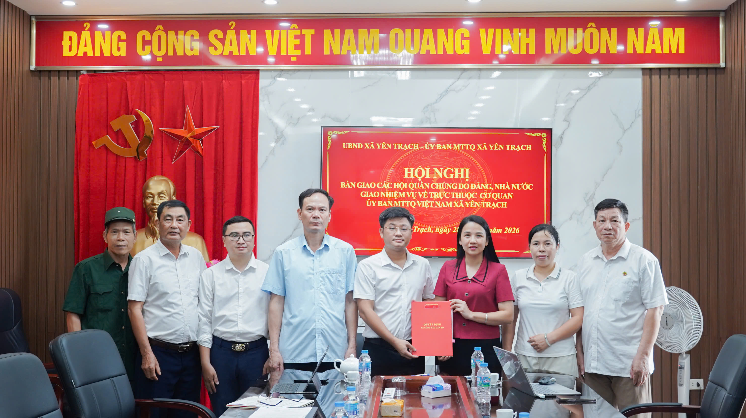 Hội nghị bàn giao các hội quần chúng do Đảng, Nhà nước giao nhiệm vụ về trực thuộc Ủy ban MTTQ Việt Nam xã Yên Trạch.