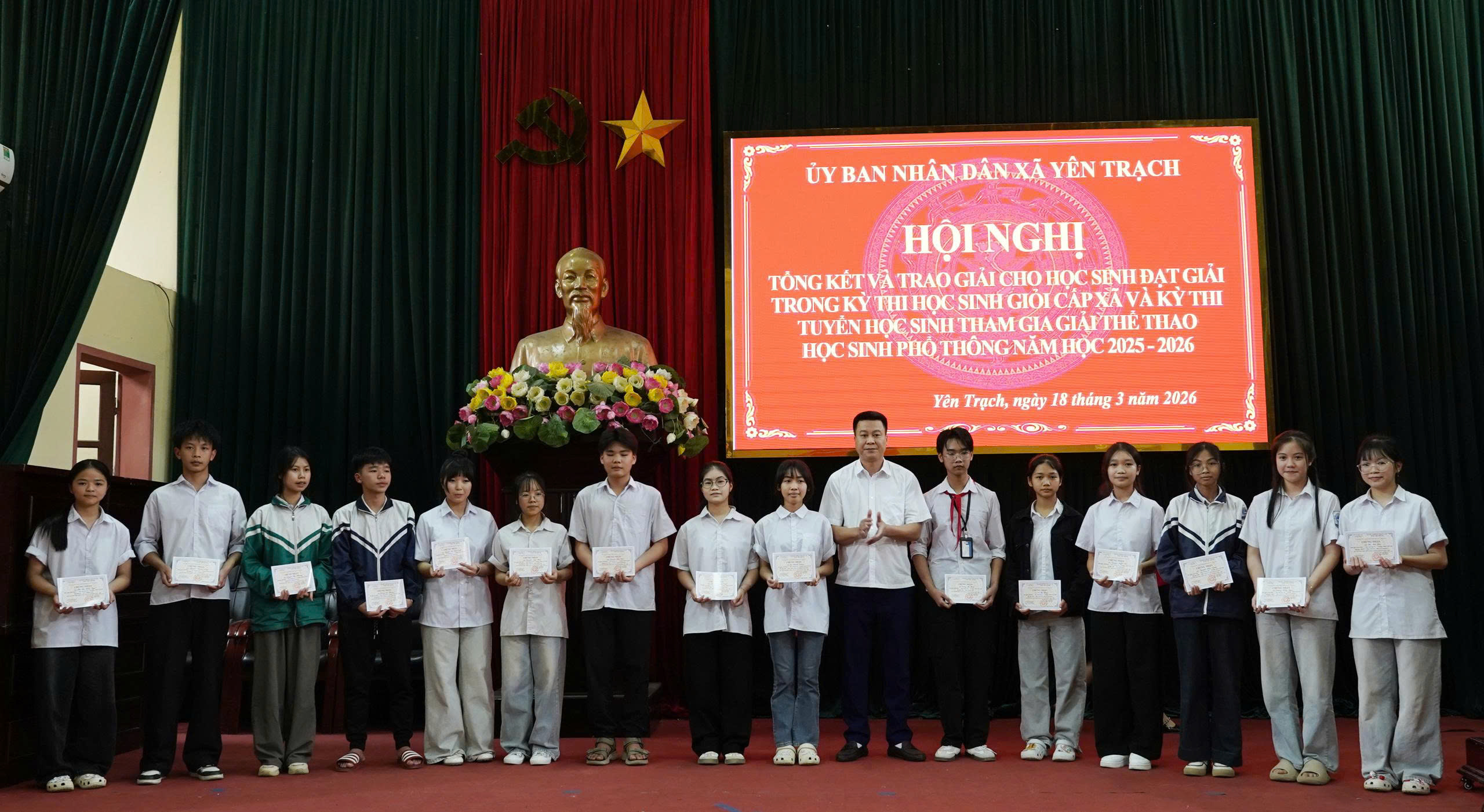 Anh-tin-bai